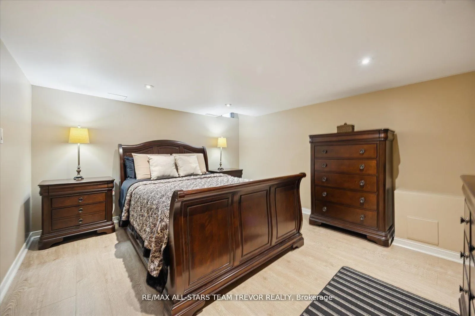Photo 37 of 22 Chartwell Crescent, Georgina, Keswick North — HOMEH