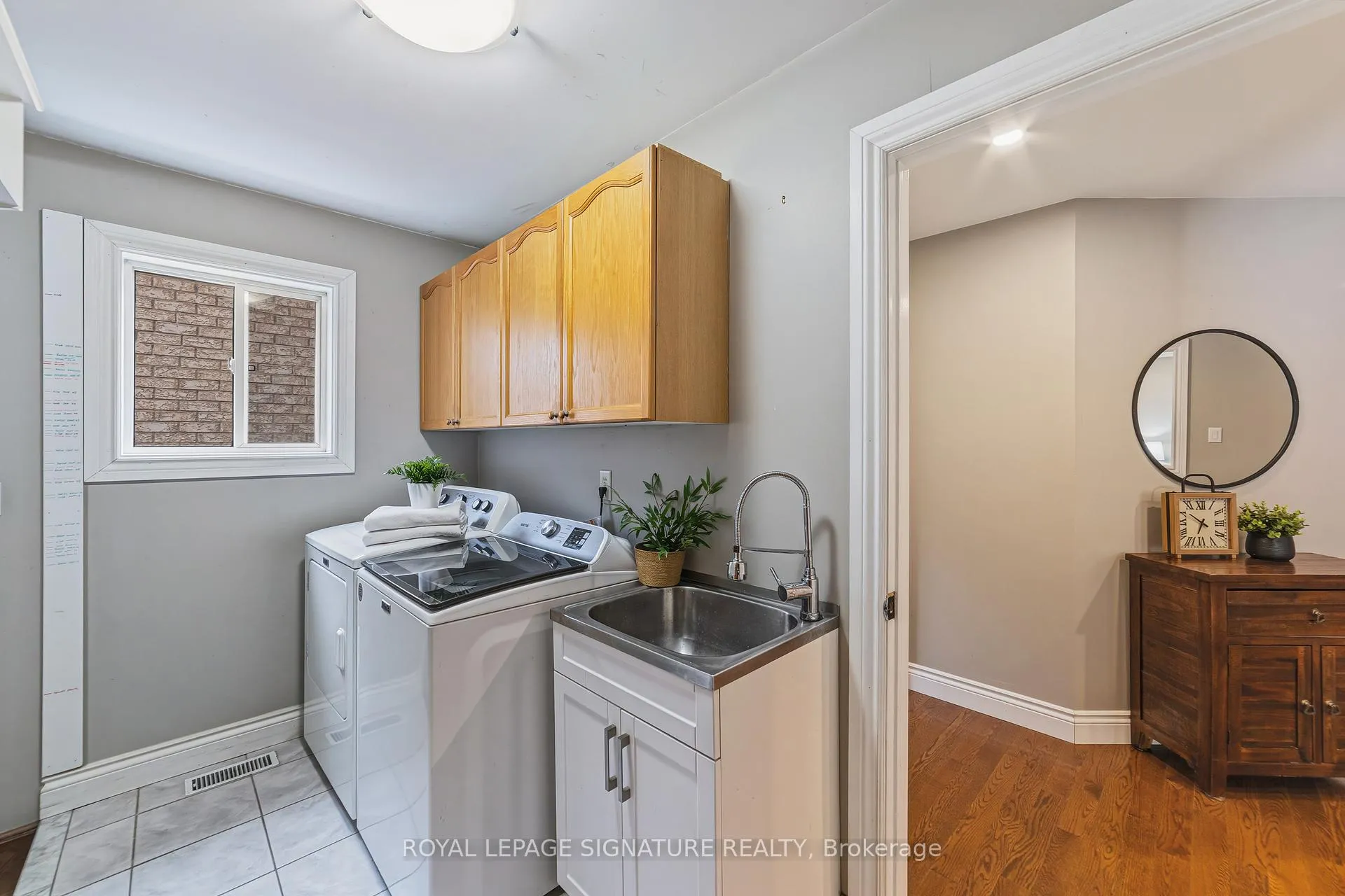 Photo 6 of 26 Nazer Street, Halton Hills, Georgetown — HOMEH