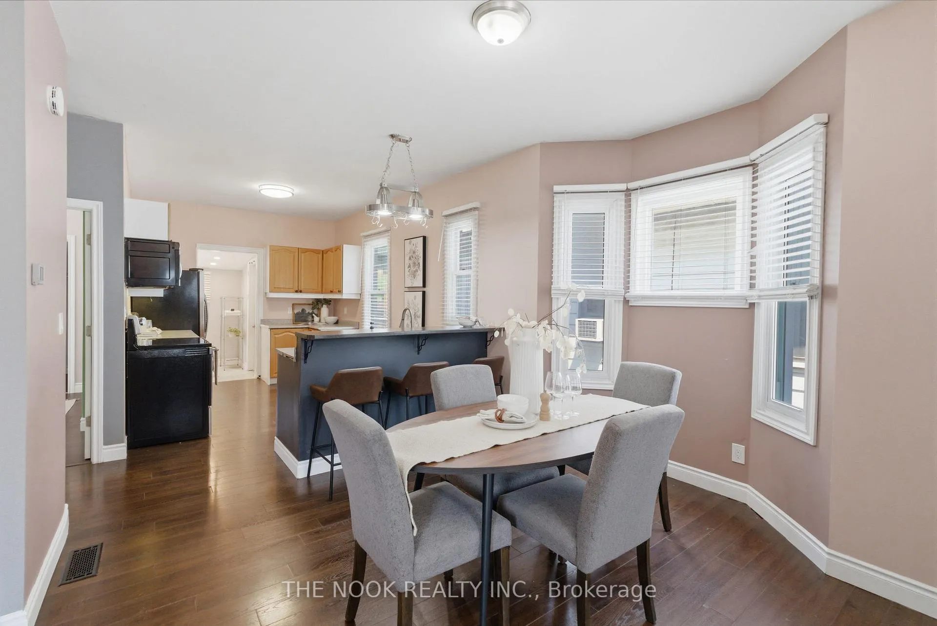 Photo 3 of 576 Wolfe Street, Peterborough, Town Ward 3 — HOMEH