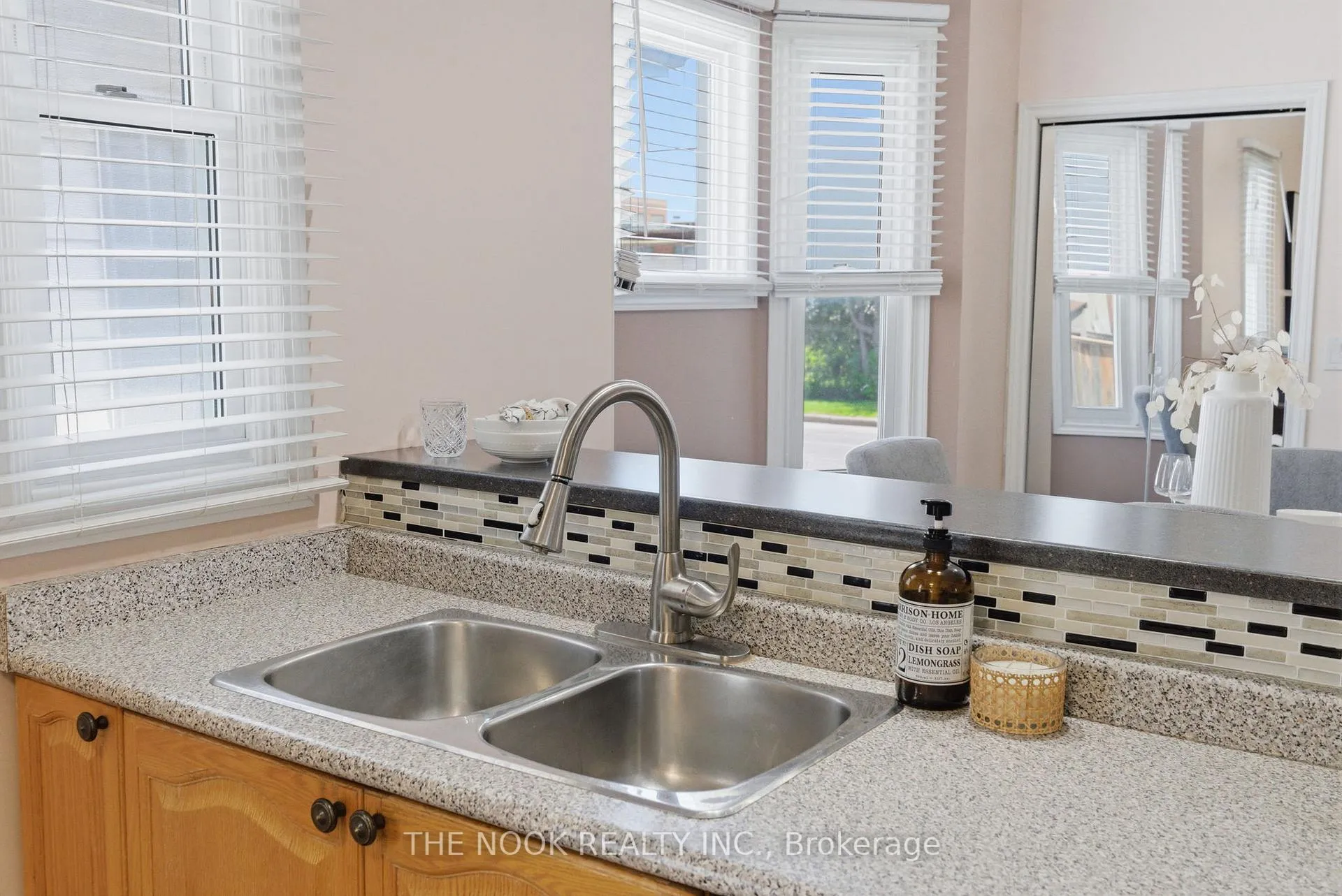 Photo 8 of 576 Wolfe Street, Peterborough, Town Ward 3 — HOMEH