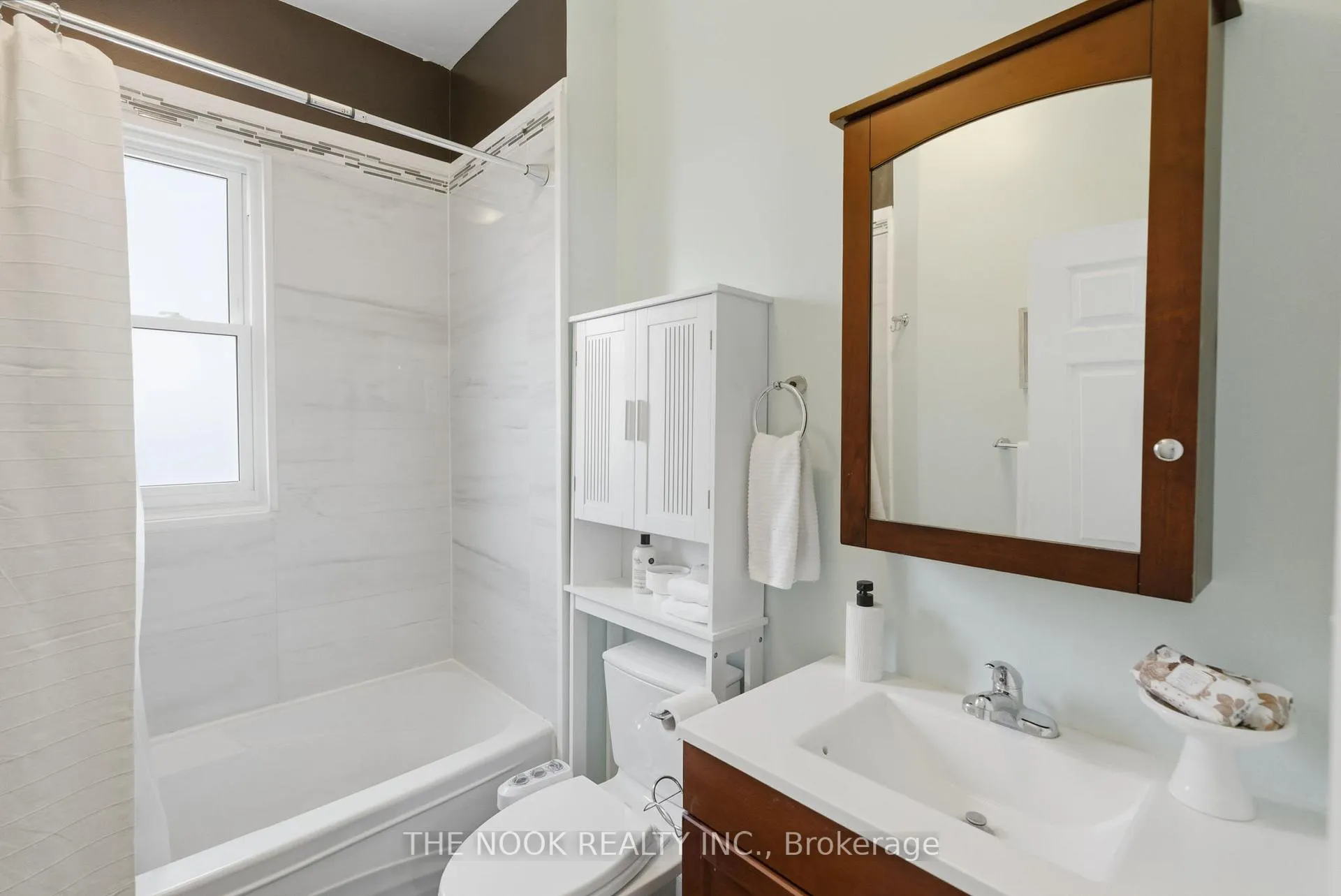 Photo 12 of 576 Wolfe Street, Peterborough, Town Ward 3 — HOMEH