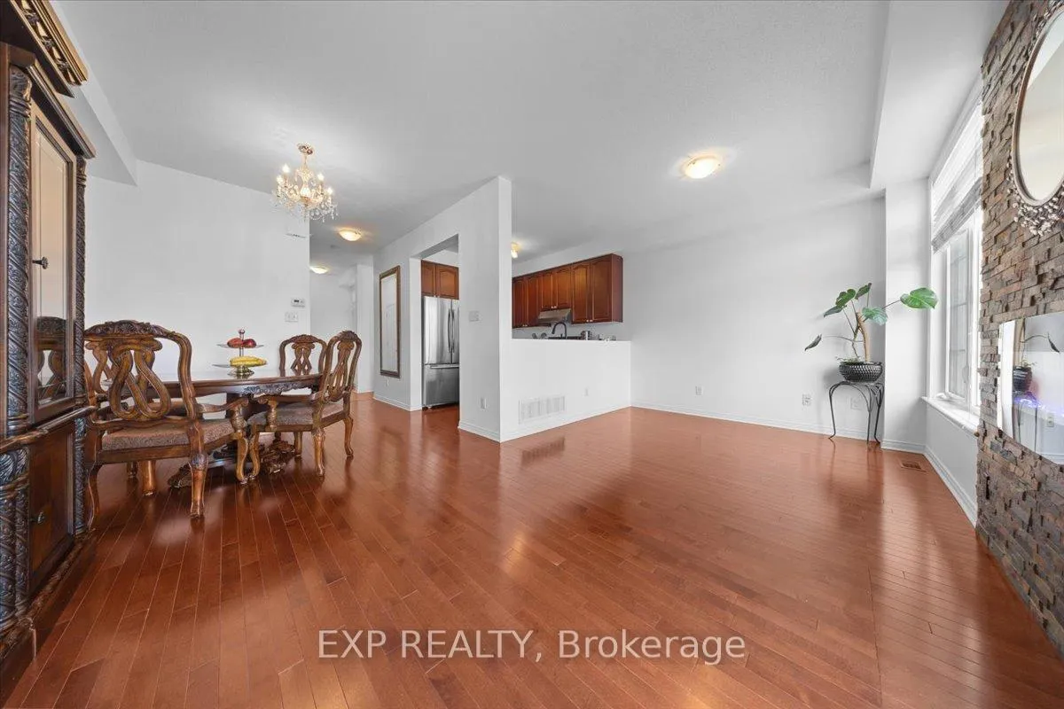 Photo 6 of 628 Pepperville Crescent, Ottawa, Kanata - Emerald Meadows/Trailwest — HOMEH