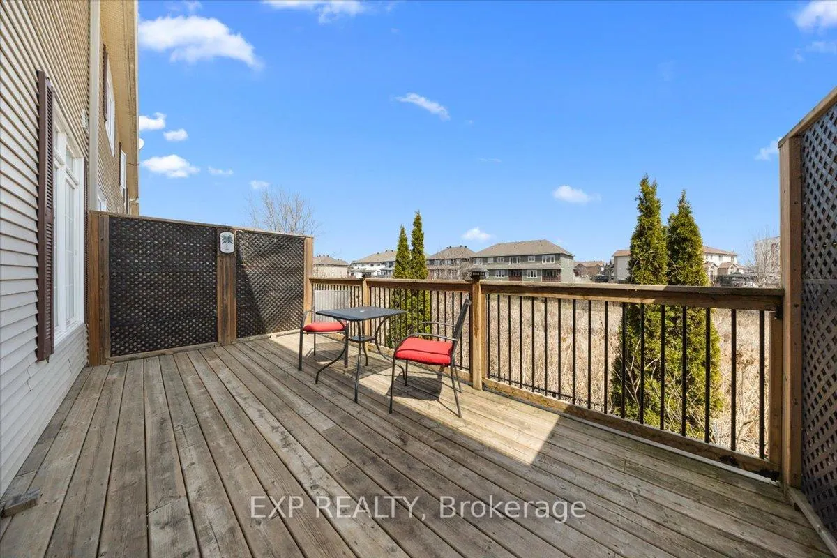 Photo 11 of 628 Pepperville Crescent, Ottawa, Kanata - Emerald Meadows/Trailwest — HOMEH