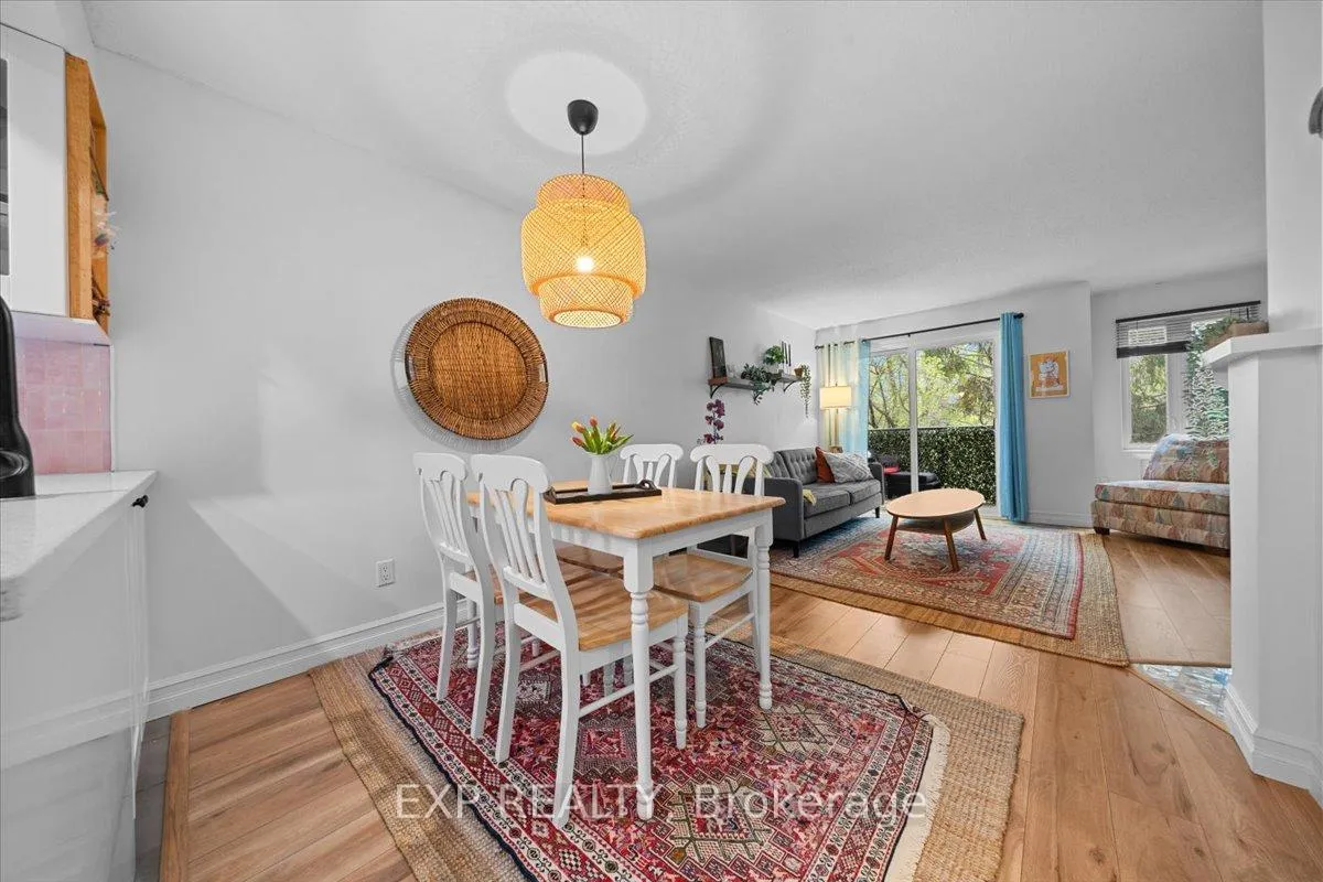Photo 3 of 49 Crispin Private, Ottawa, Manor Park — HOMEH