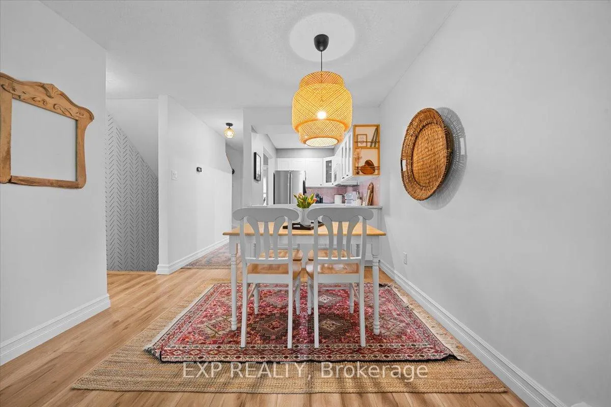 Photo 5 of 49 Crispin Private, Ottawa, Manor Park — HOMEH