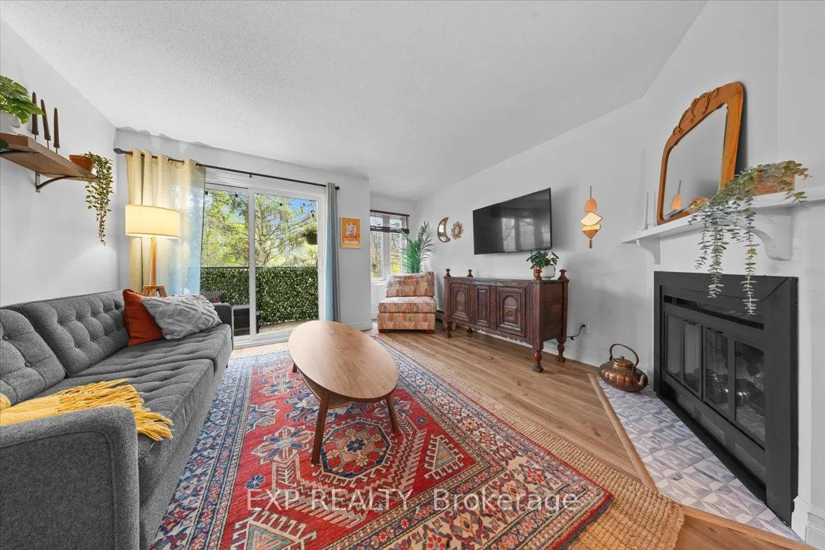 Photo 6 of 49 Crispin Private, Ottawa, Manor Park — HOMEH