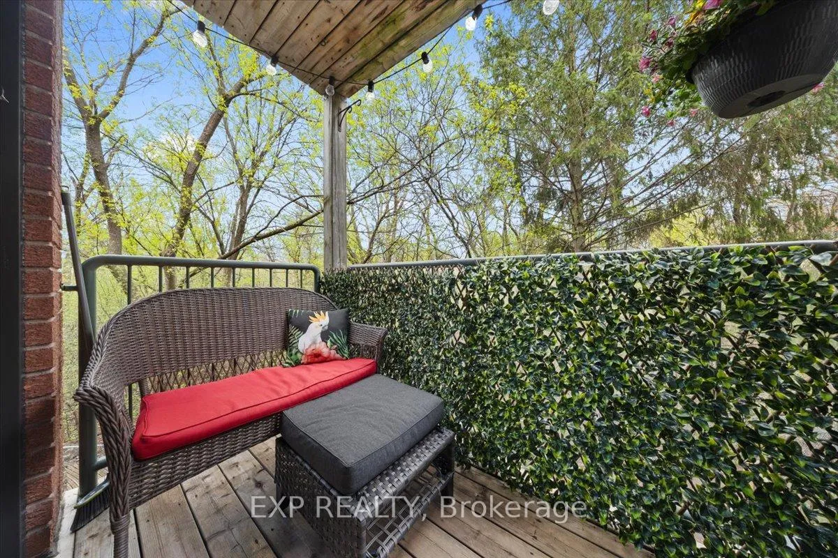 Photo 8 of 49 Crispin Private, Ottawa, Manor Park — HOMEH
