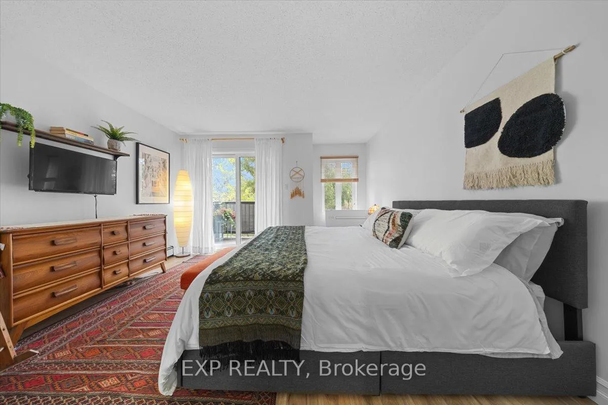 Photo 17 of 49 Crispin Private, Ottawa, Manor Park — HOMEH