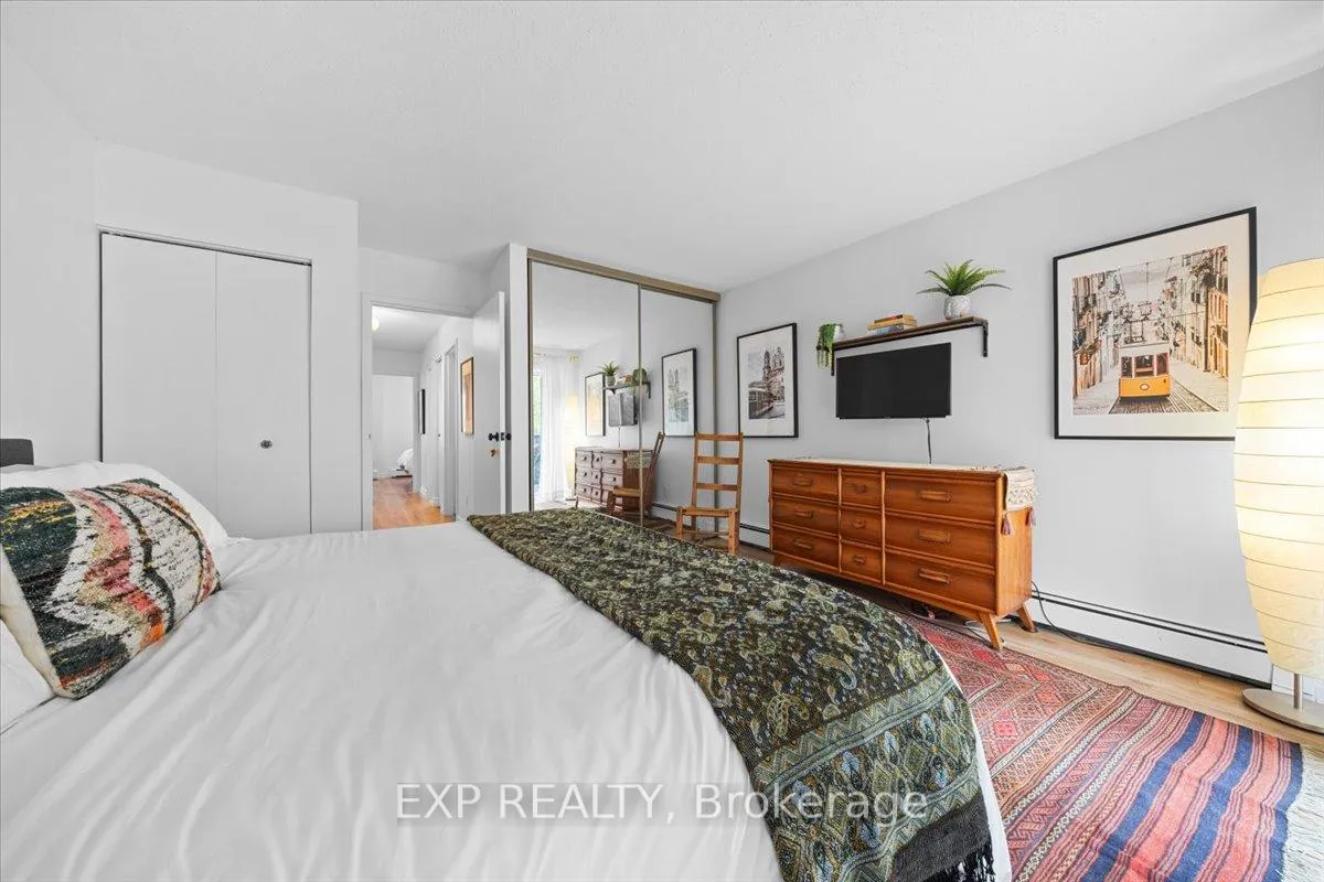 Photo 18 of 49 Crispin Private, Ottawa, Manor Park — HOMEH
