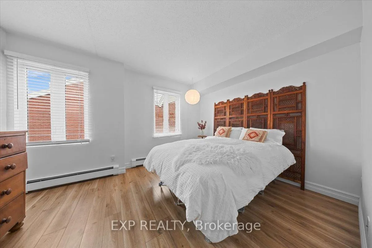 Photo 19 of 49 Crispin Private, Ottawa, Manor Park — HOMEH