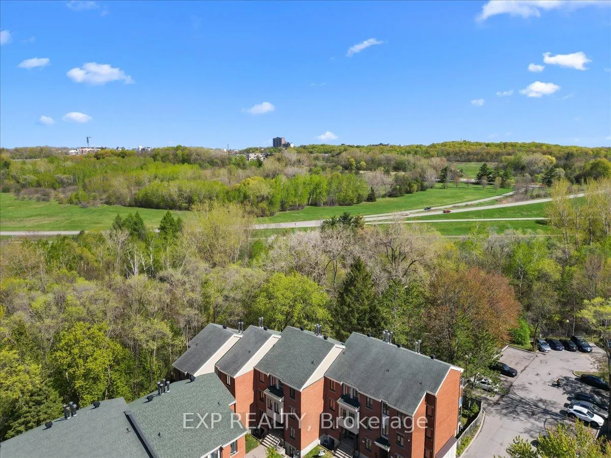 Photo 23 of 49 Crispin Private, Ottawa, Manor Park — HOMEH