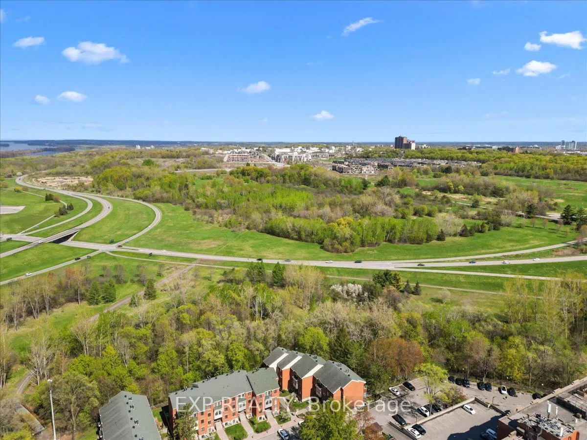 Photo 27 of 49 Crispin Private, Ottawa, Manor Park — HOMEH
