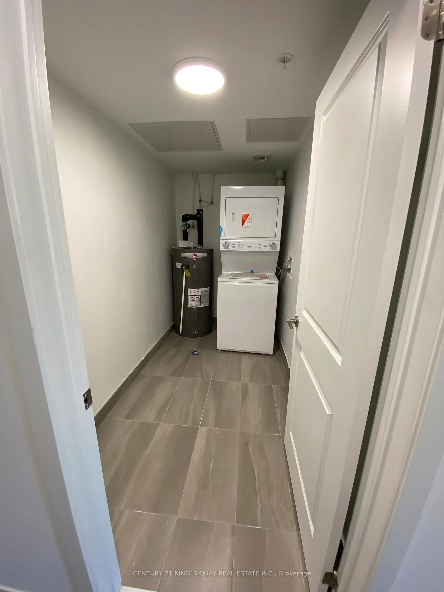 Photo 4 of Unit 305, 385 Arctic Red Drive, Oshawa, Windfields — HOMEH