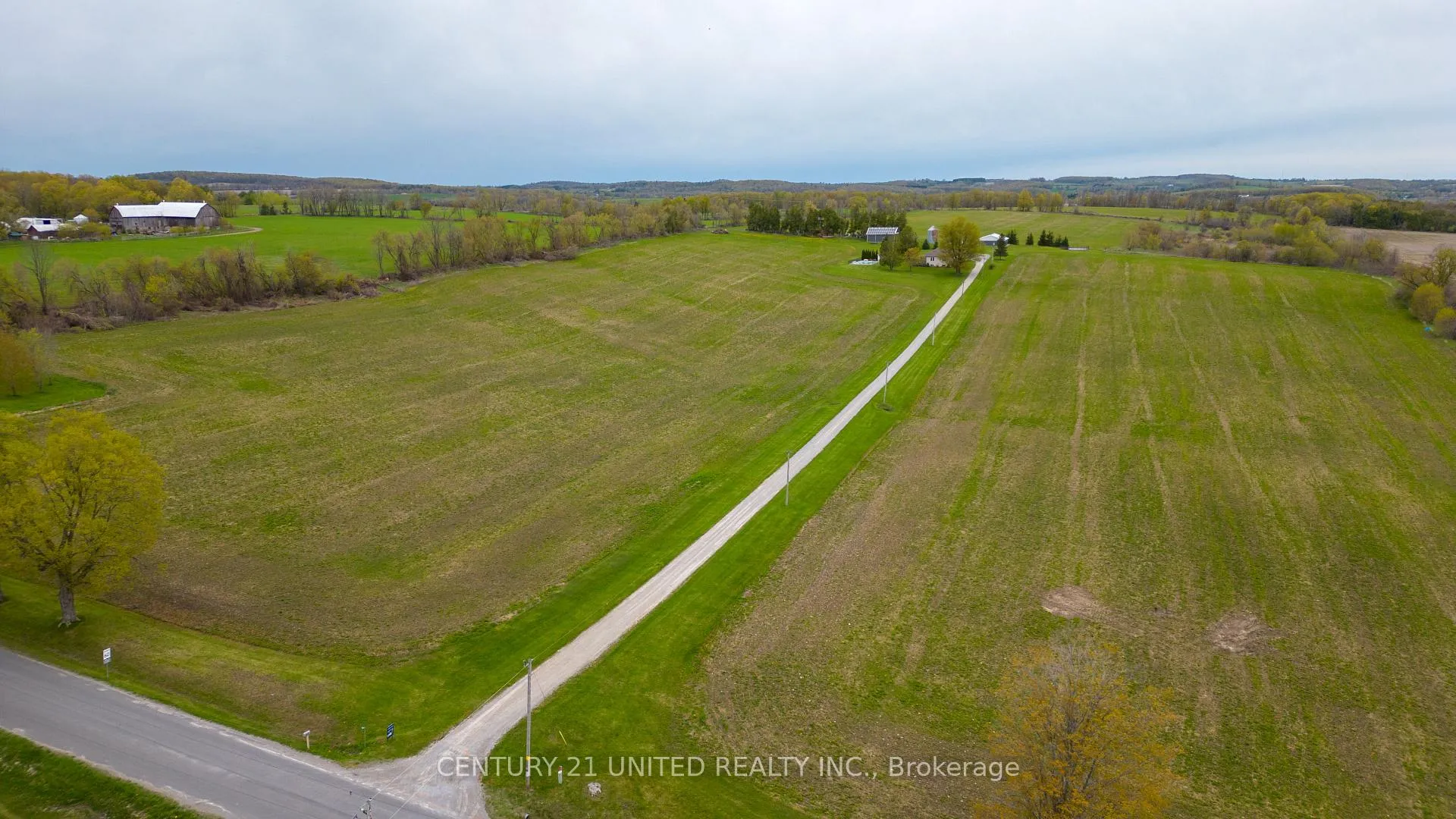 Photo 3 of 872 Sharpe Line, Cavan Monaghan, Cavan Twp — HOMEH