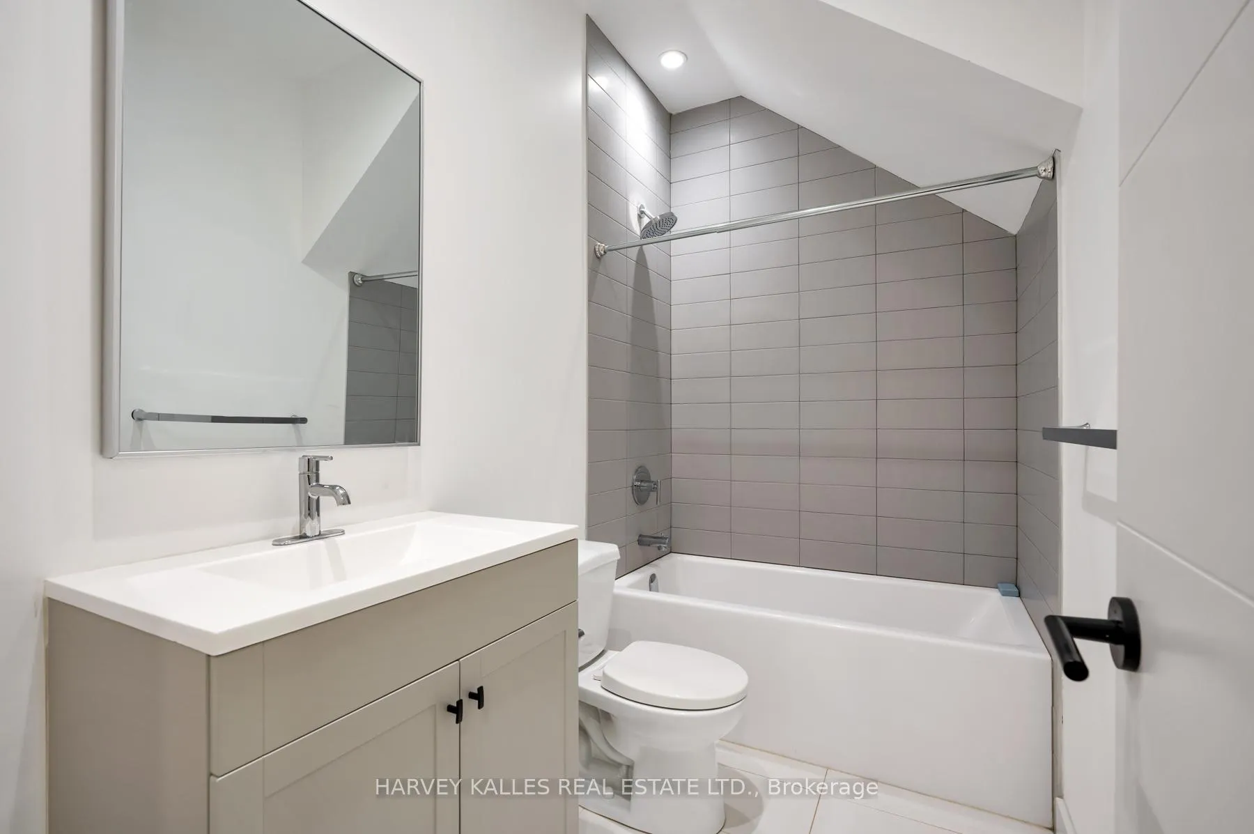 Photo 33 of 38 Alameda Avenue, Toronto, Oakwood Village — HOMEH