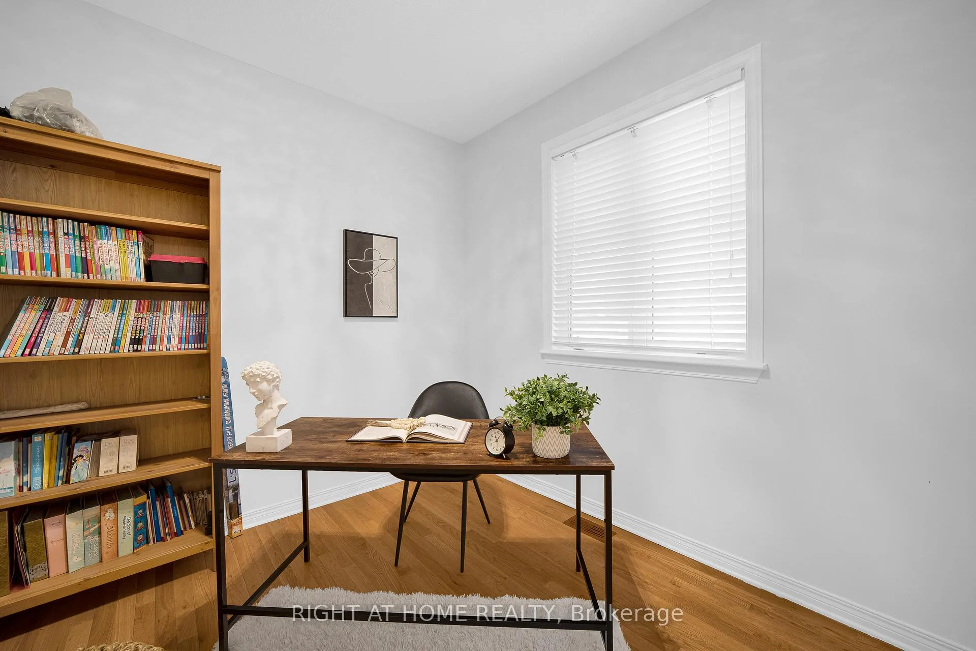 Photo 4 of 27 Knowlton Drive, Ottawa, Barrhaven East — HOMEH