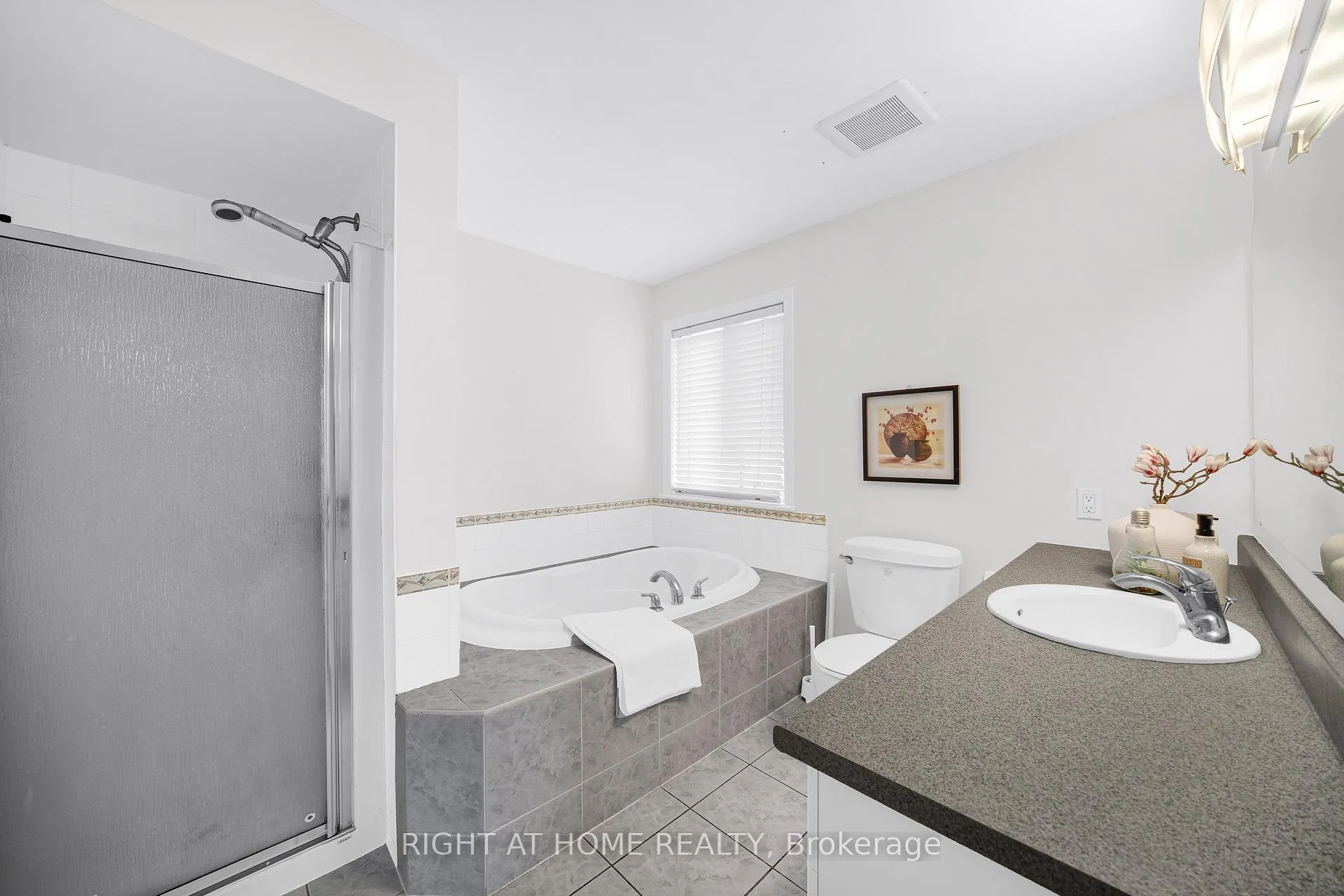 Photo 23 of 27 Knowlton Drive, Ottawa, Barrhaven East — HOMEH