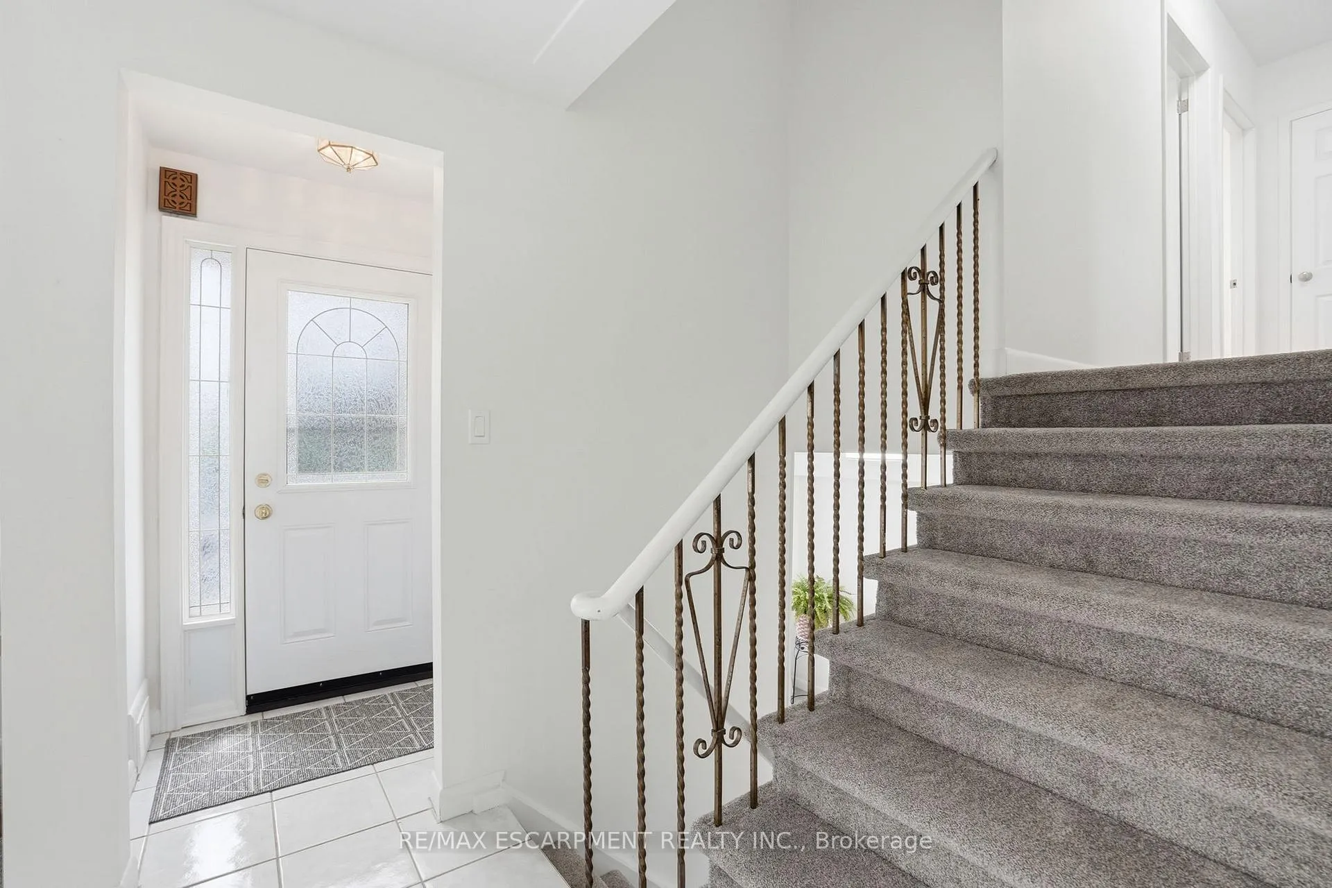 Photo 2 of 773 Paling Road, Burlington, Brant — HOMEH