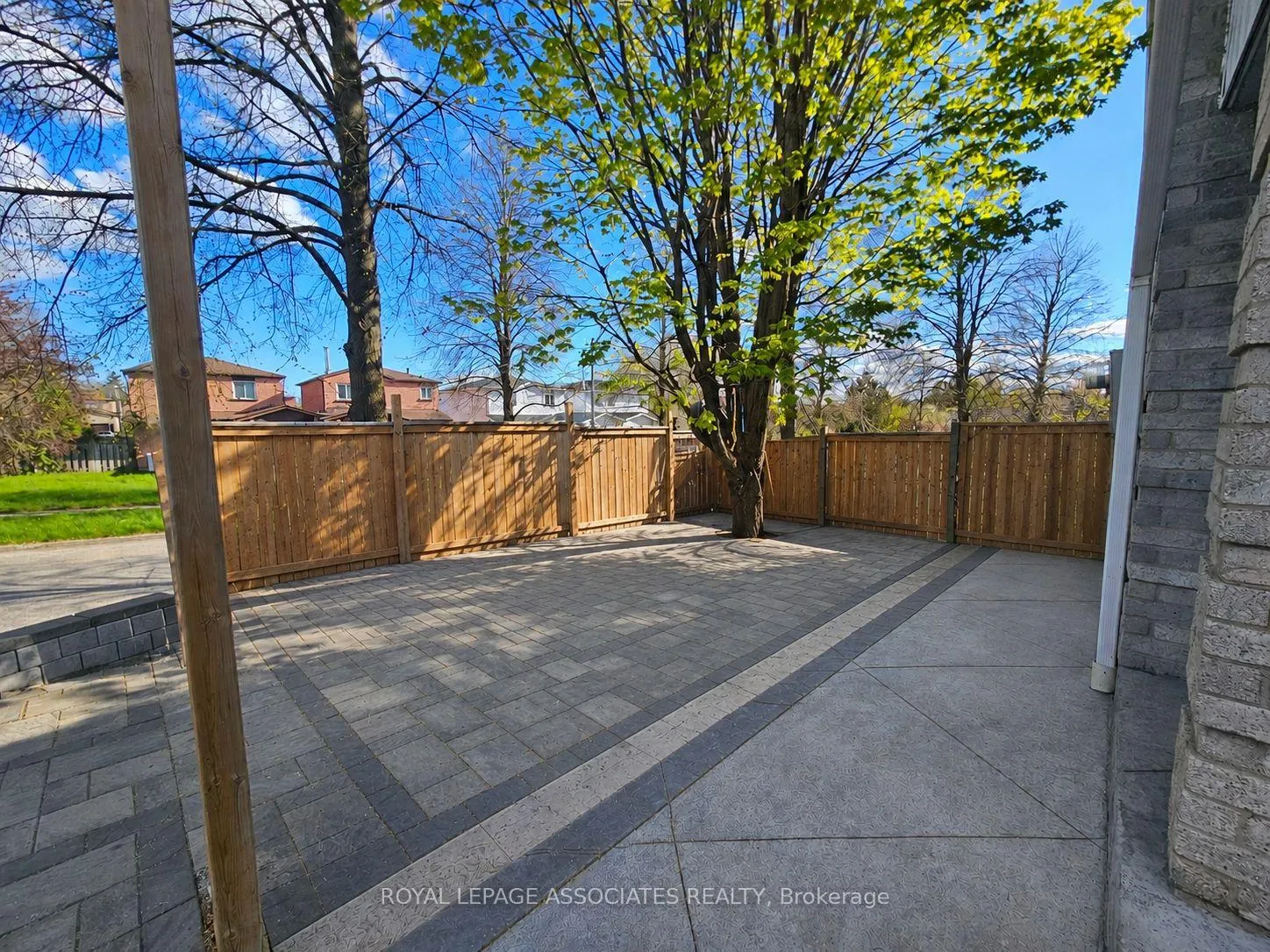 Photo 2 of 8 Chalmers Crescent, Ajax, Central — HOMEH