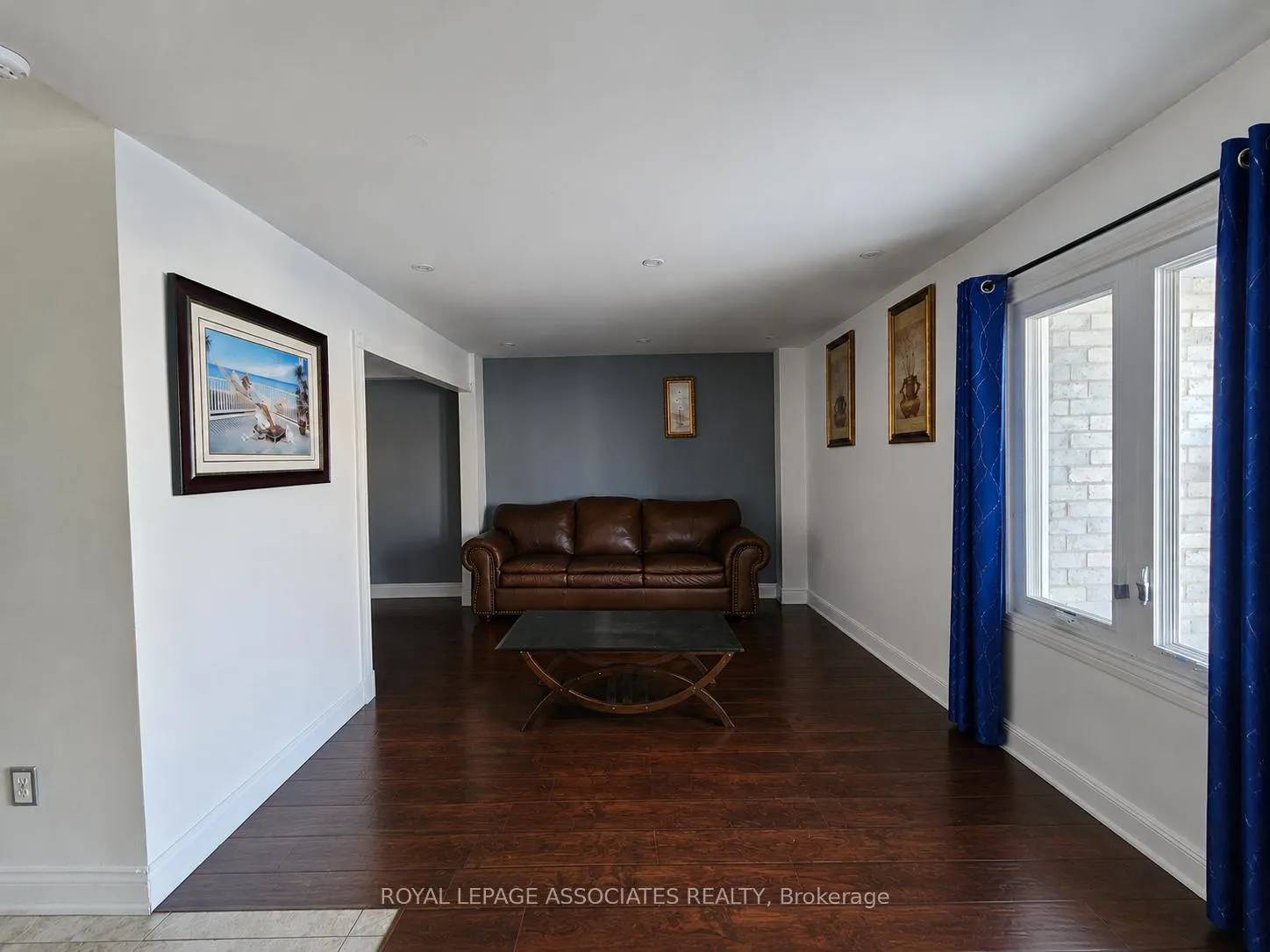 Photo 3 of 8 Chalmers Crescent, Ajax, Central — HOMEH