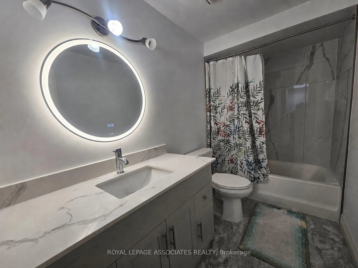 Photo 8 of 8 Chalmers Crescent, Ajax, Central — HOMEH