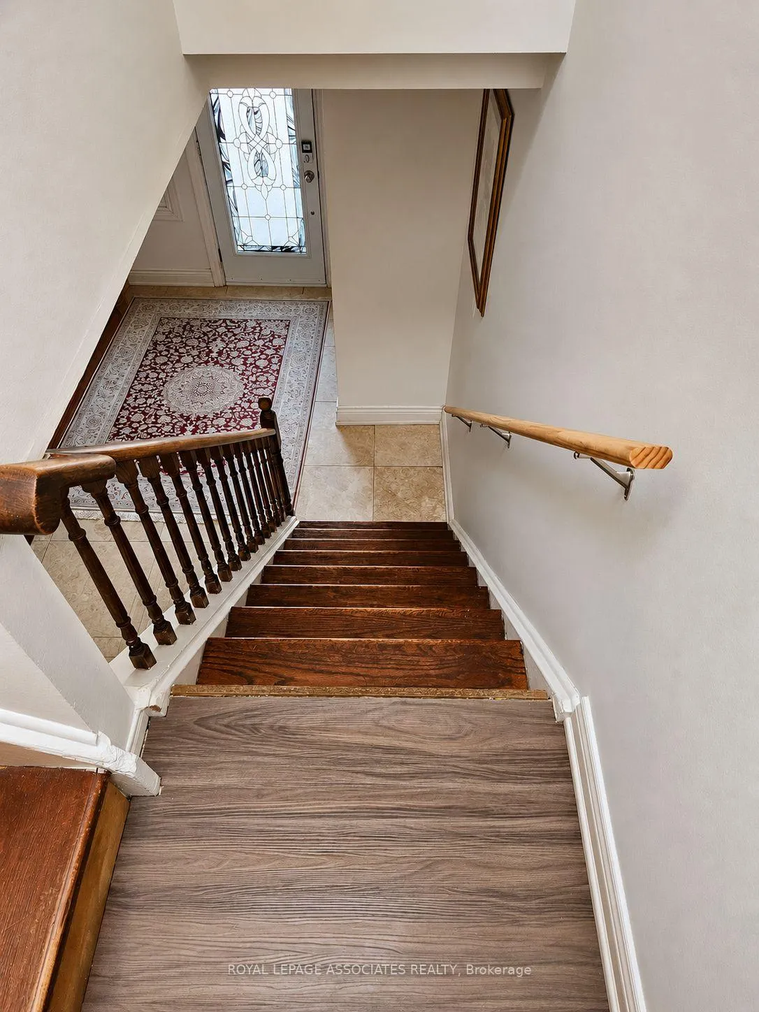 Photo 9 of 8 Chalmers Crescent, Ajax, Central — HOMEH