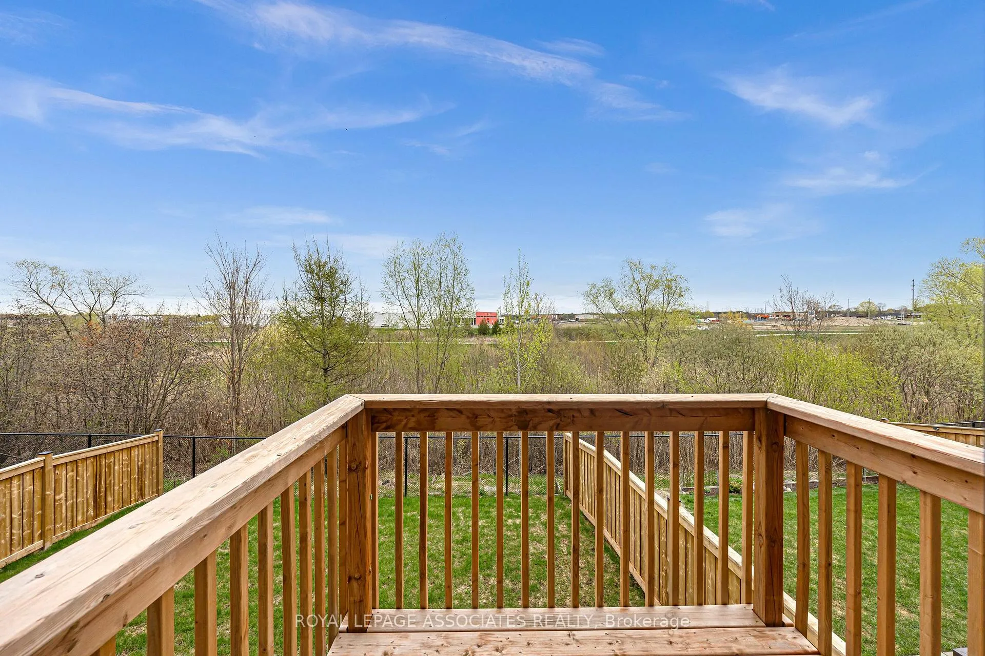 Photo 12 of 21 John Dallimore Drive, Georgina, Keswick South — HOMEH