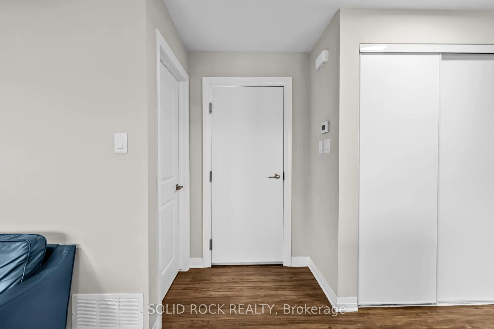 Photo 3 of Unit B, 442 Via Verona Avenue, Ottawa, Barrhaven - Longfields — HOMEH