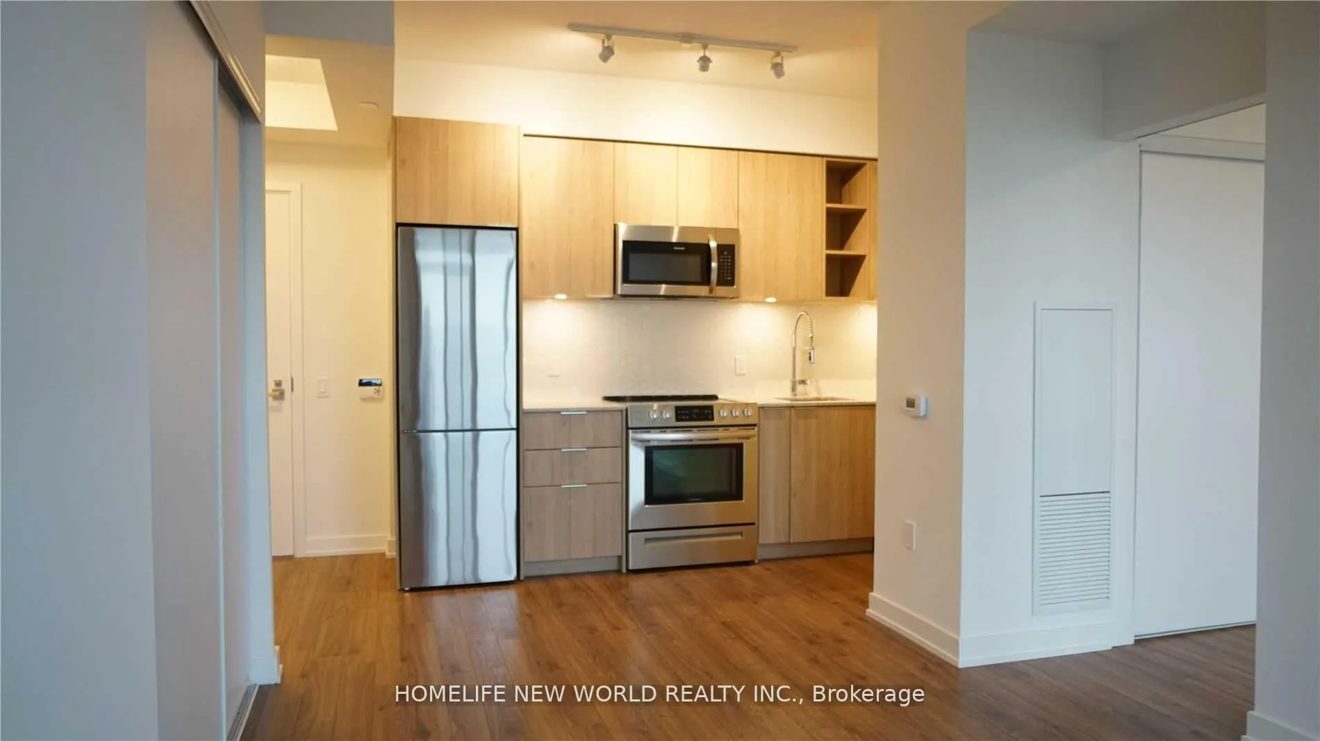 Photo 3 of Unit 1708, 30 Ordnance Street, Toronto, Niagara — HOMEH