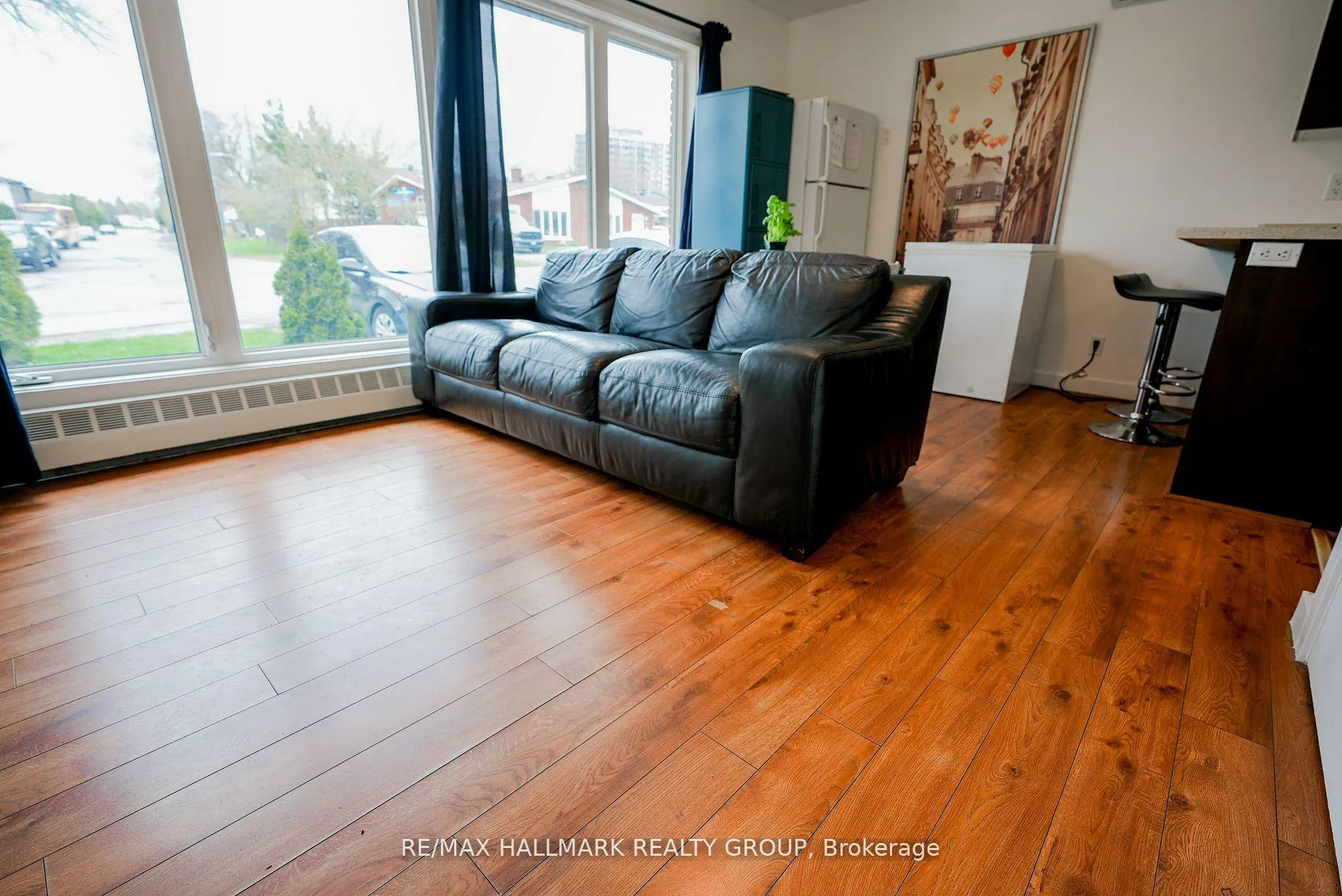 Photo 5 of 924 Bermuda Avenue, Ottawa, Carson Meadows — HOMEH