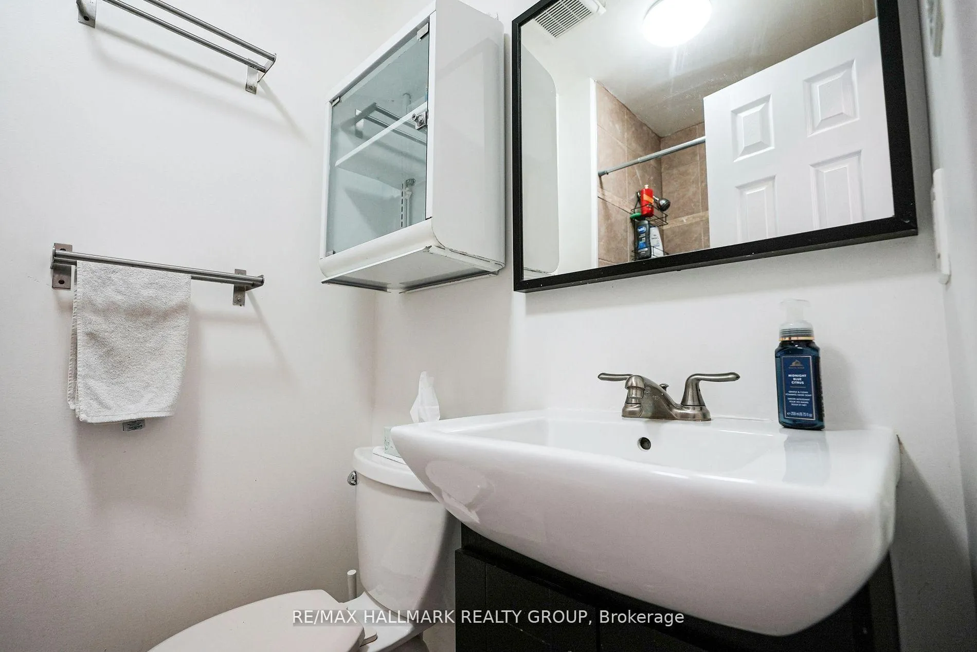 Photo 17 of 924 Bermuda Avenue, Ottawa, Carson Meadows — HOMEH