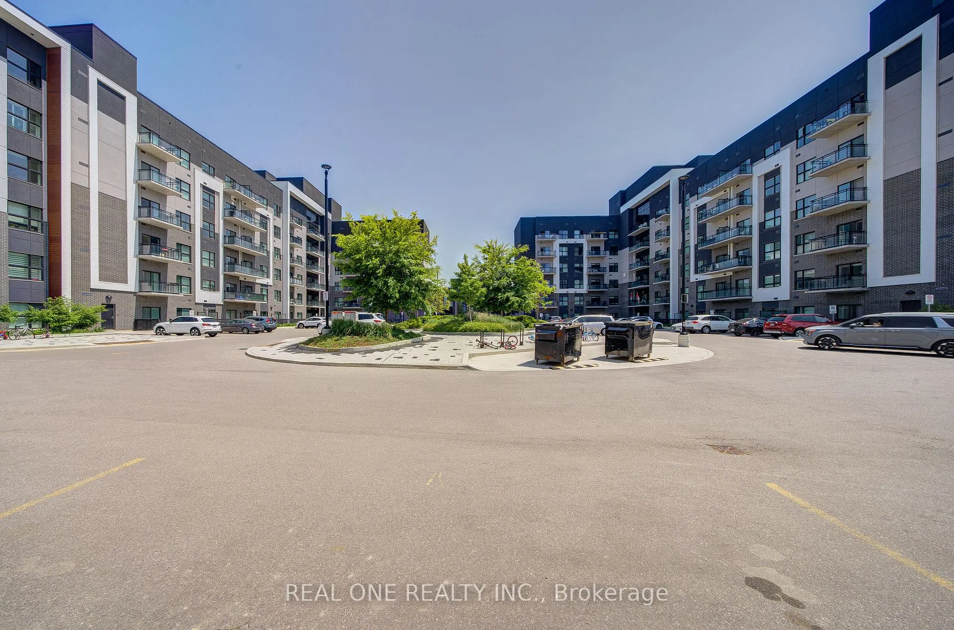 Front of Unit 138, 102 Grovewood Common