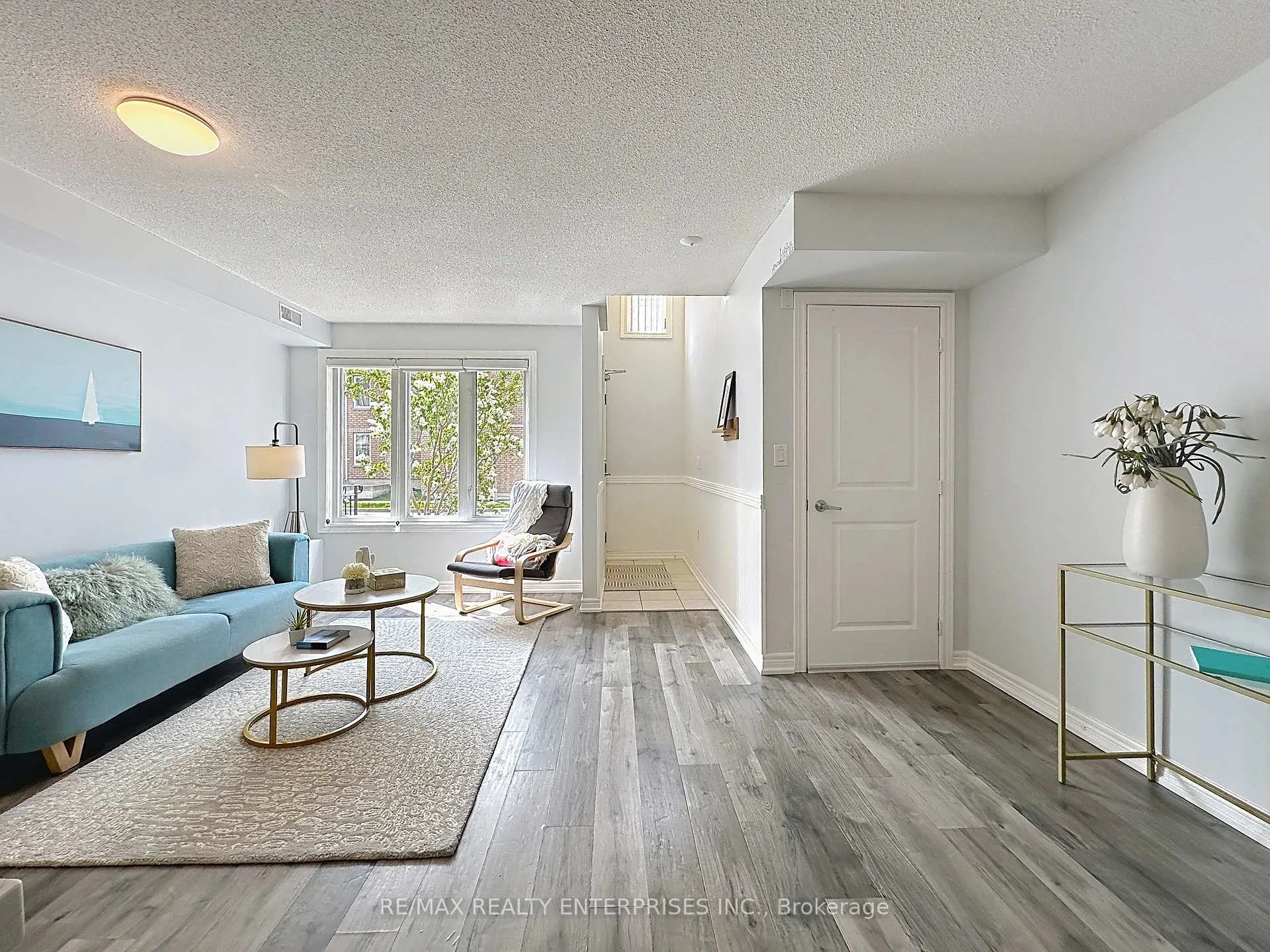 Photo 5 of Unit 102, 52 Aerodrome Crescent, Toronto, Leaside — HOMEH