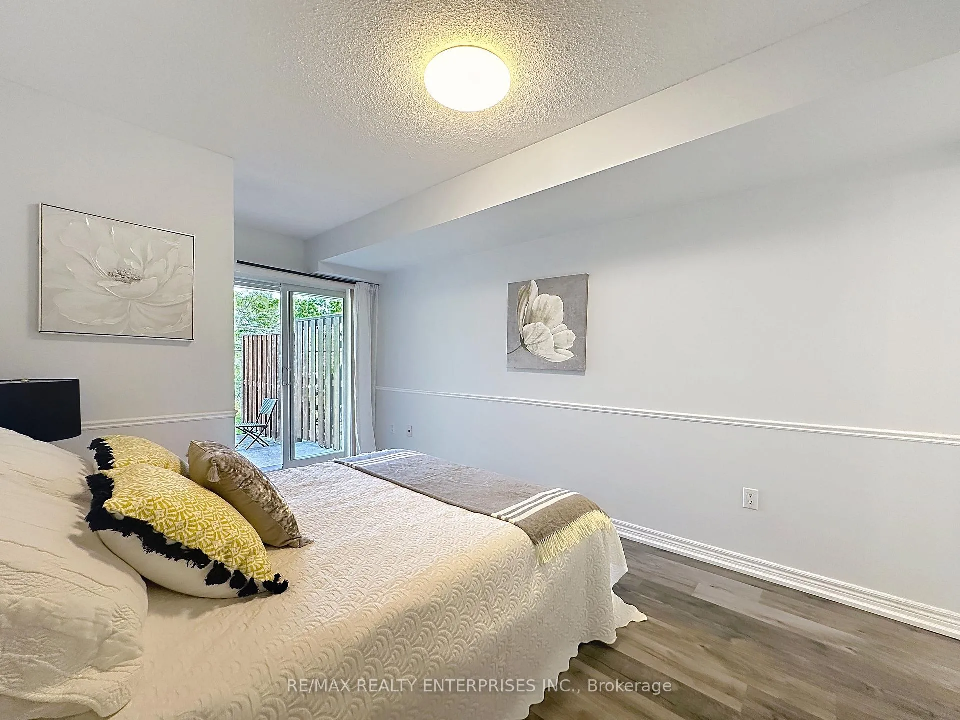 Photo 31 of Unit 102, 52 Aerodrome Crescent, Toronto, Leaside — HOMEH