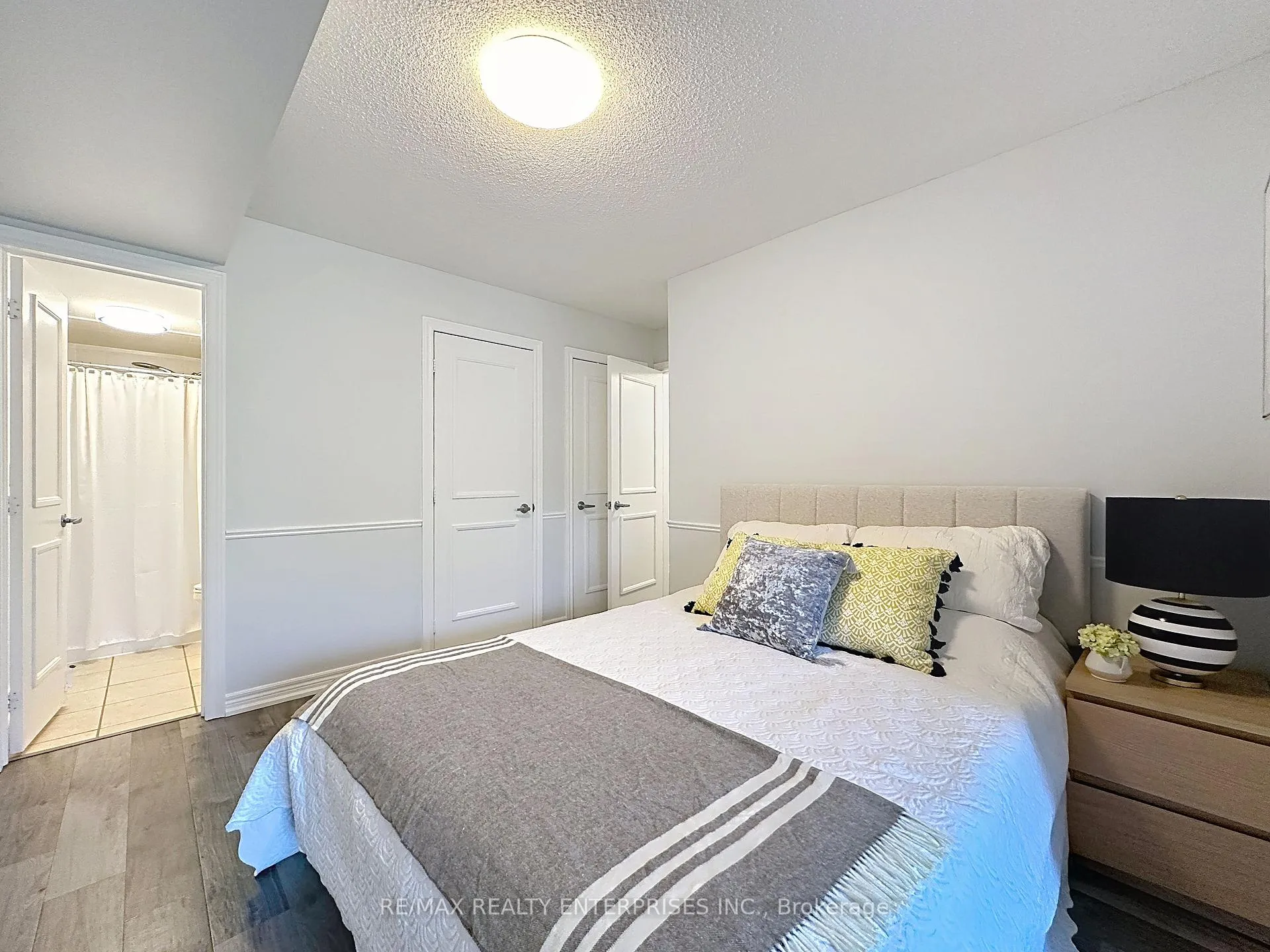 Photo 34 of Unit 102, 52 Aerodrome Crescent, Toronto, Leaside — HOMEH