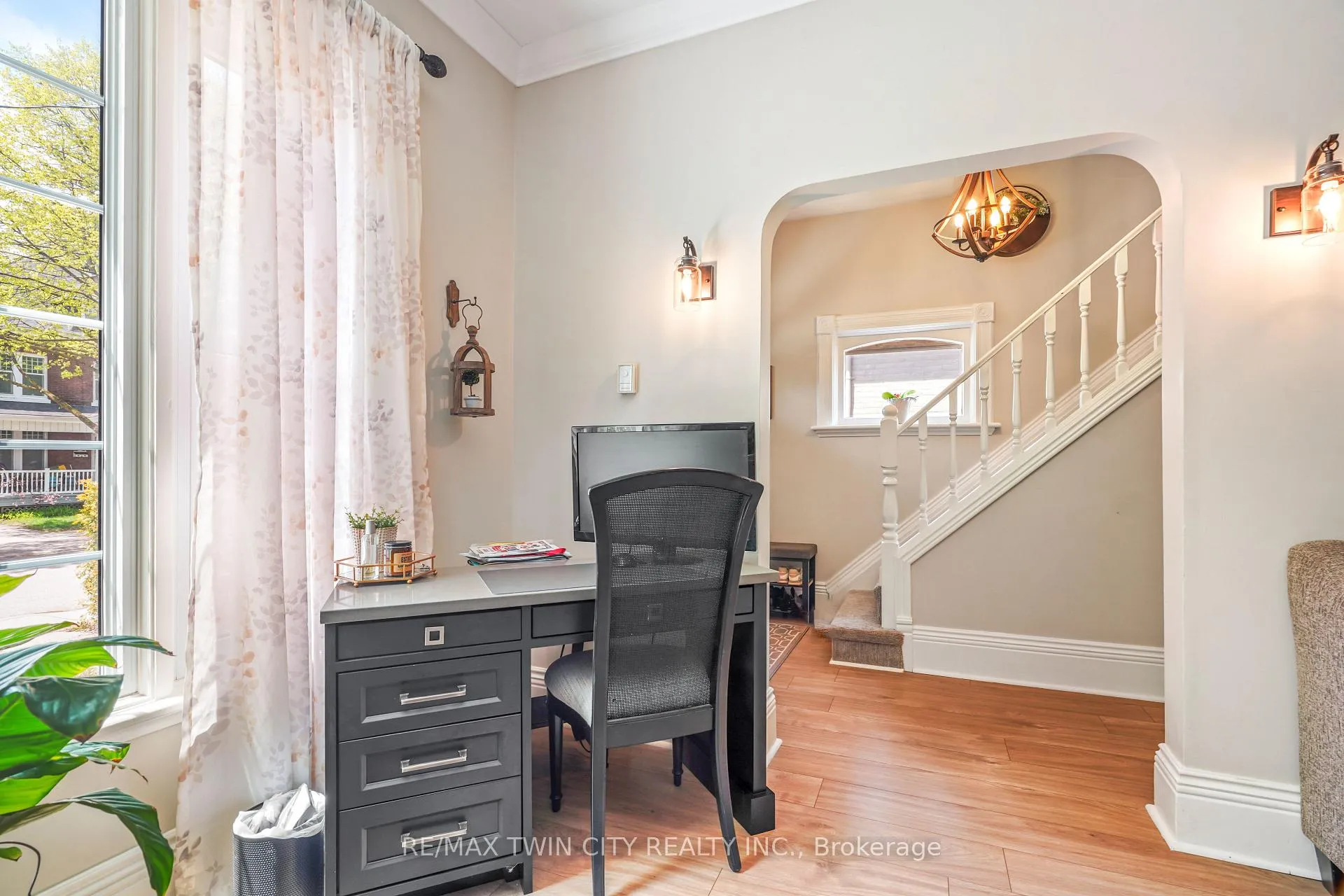 Photo 8 of 27 Ada Avenue, Brantford, North Ward — HOMEH
