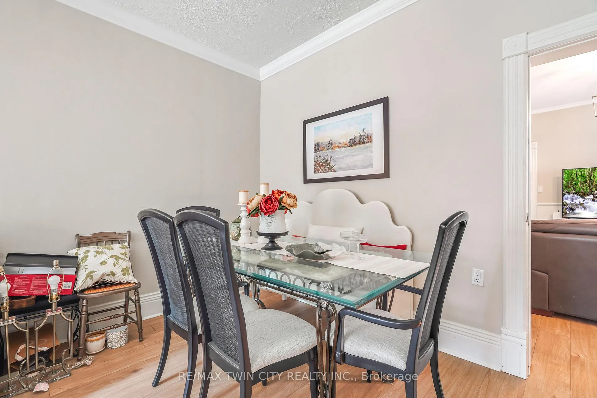 Photo 11 of 27 Ada Avenue, Brantford, North Ward — HOMEH