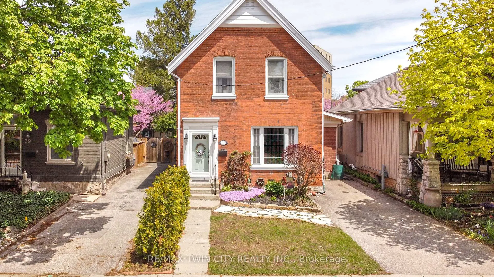 Photo 43 of 27 Ada Avenue, Brantford, North Ward — HOMEH