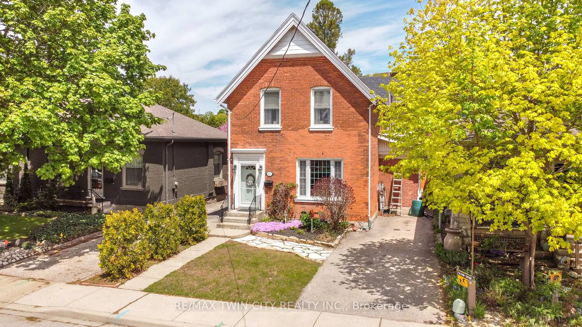 Photo 44 of 27 Ada Avenue, Brantford, North Ward — HOMEH
