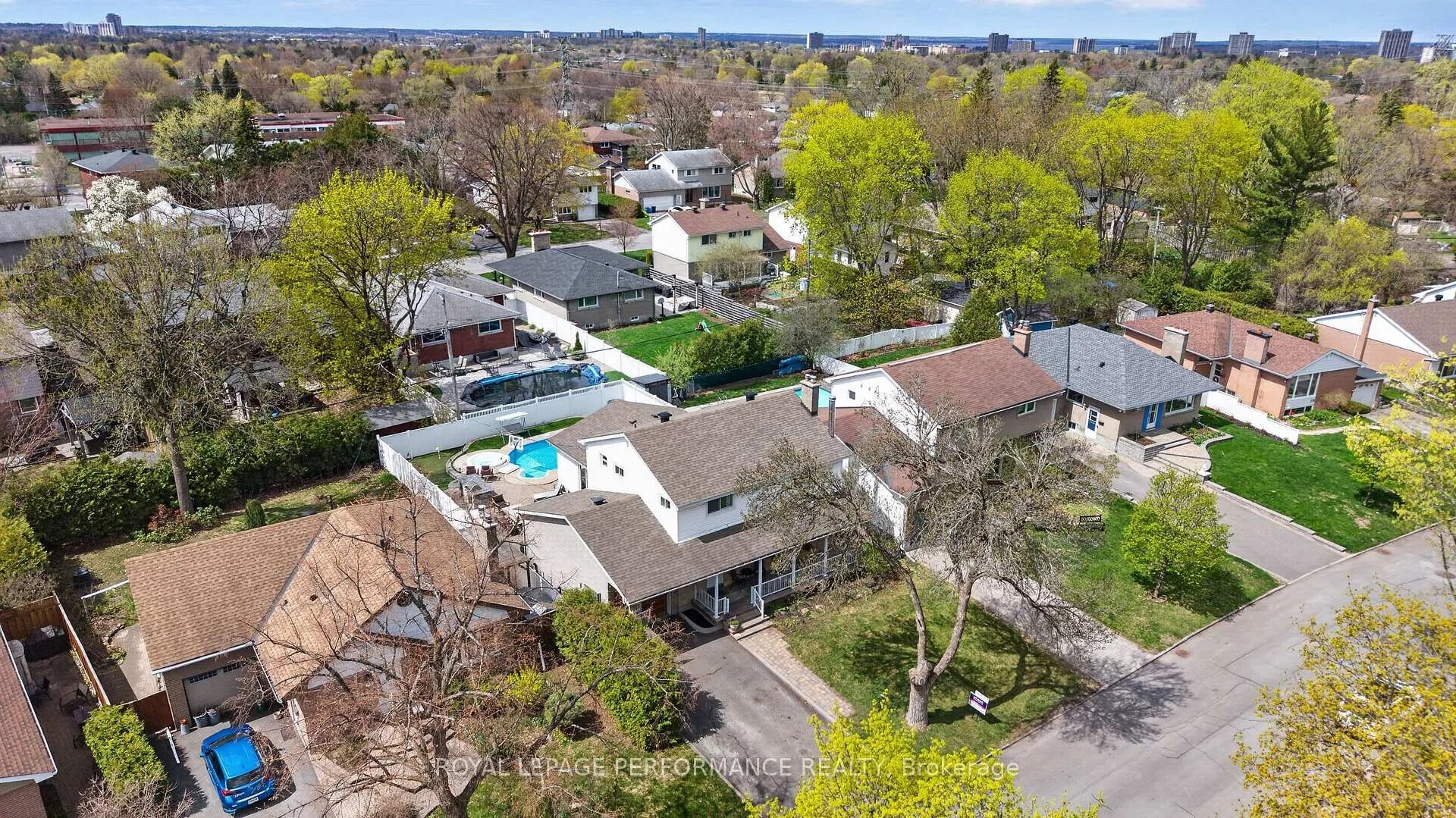 Photo 3 of 1182 Greyrock Crescent, Ottawa, Copeland Park — HOMEH