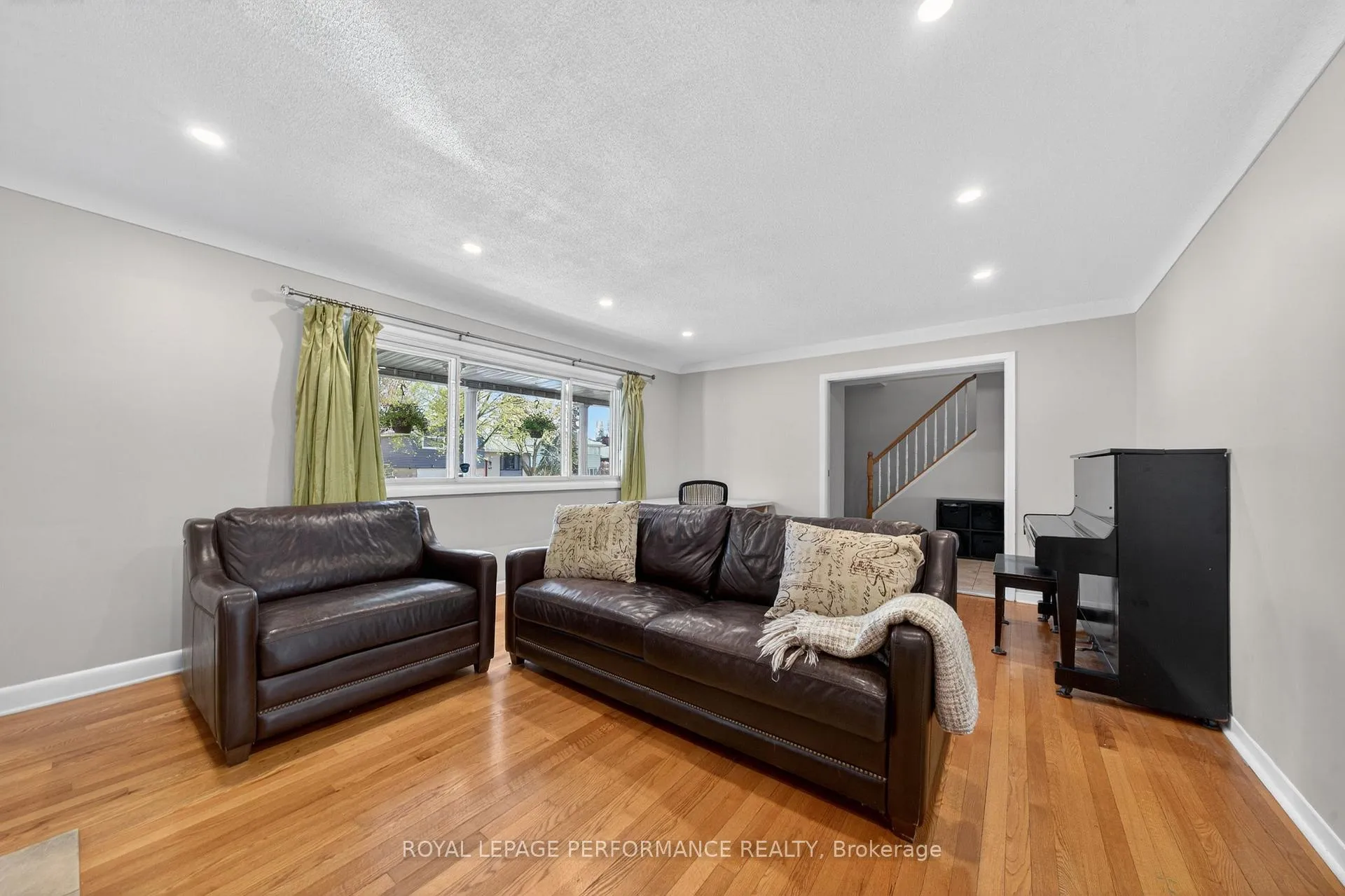 Photo 6 of 1182 Greyrock Crescent, Ottawa, Copeland Park — HOMEH