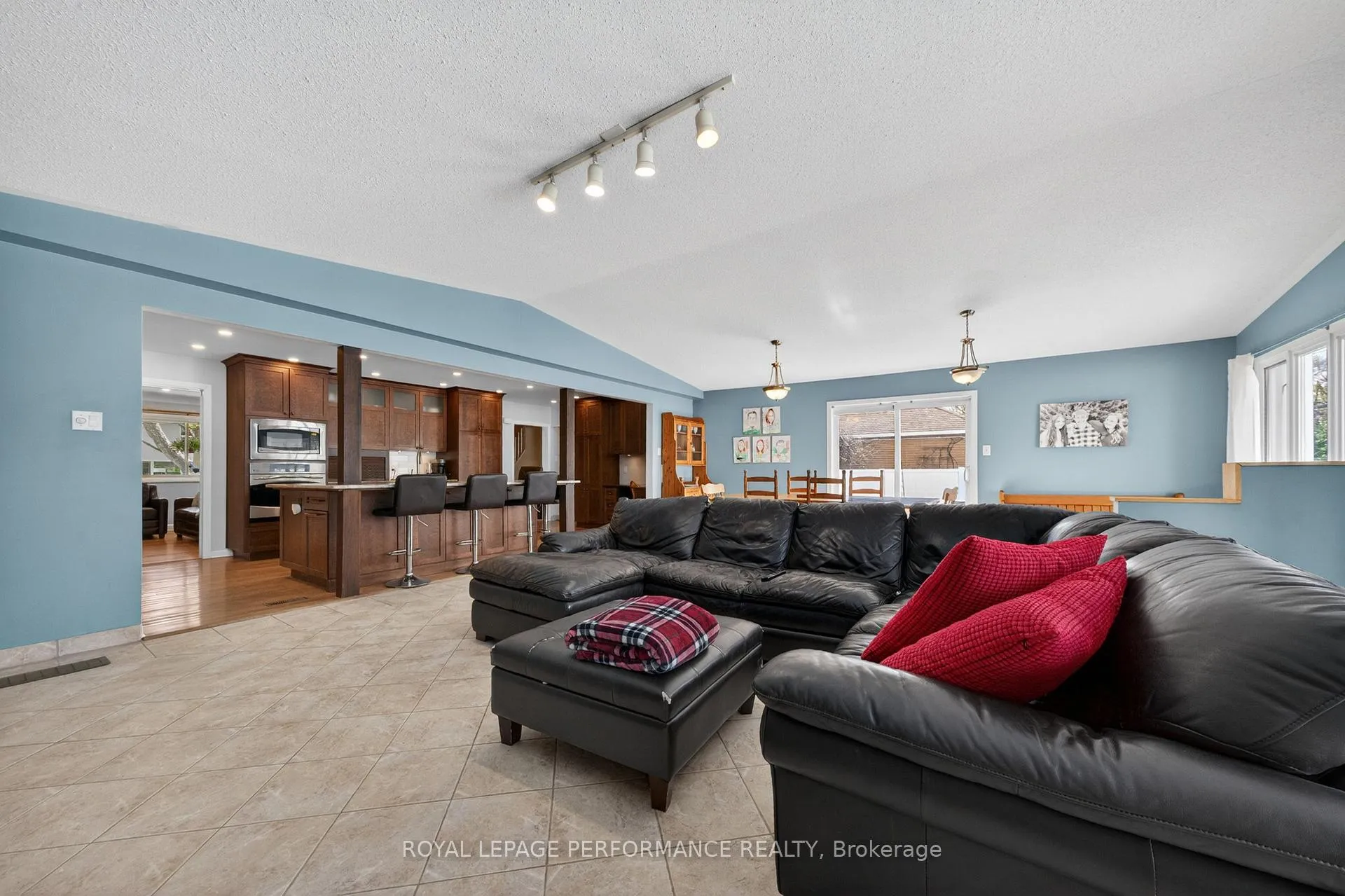 Photo 16 of 1182 Greyrock Crescent, Ottawa, Copeland Park — HOMEH