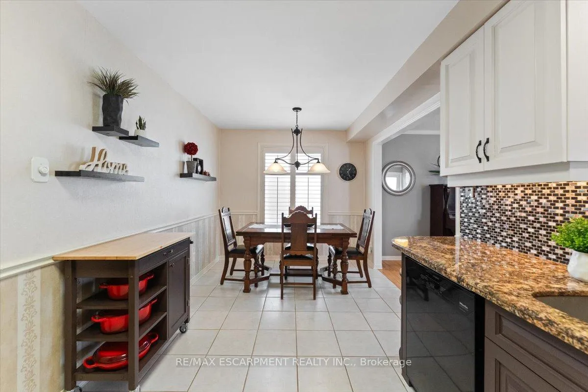 Photo 15 of 284 Delancey Boulevard, Hamilton, Barnstown — HOMEH