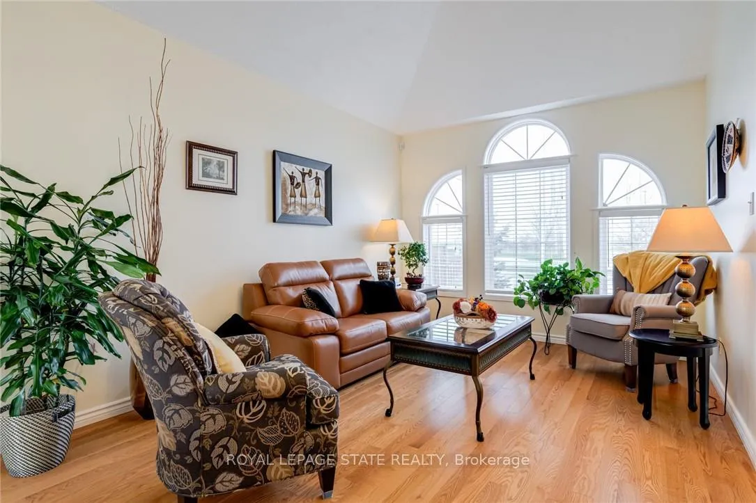 Photo 6 of 82 Vansickle Road, St. Catharines, Rykert/Vansickle — HOMEH
