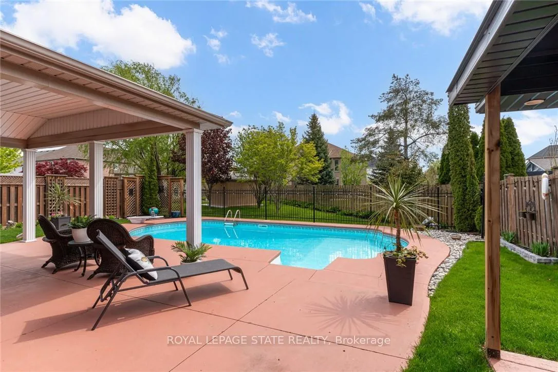 Photo 39 of 82 Vansickle Road, St. Catharines, Rykert/Vansickle — HOMEH