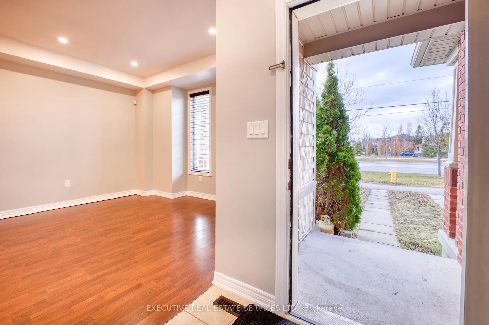 Photo 3 of 9499 Ninth Line, Markham, Cornell — HOMEH