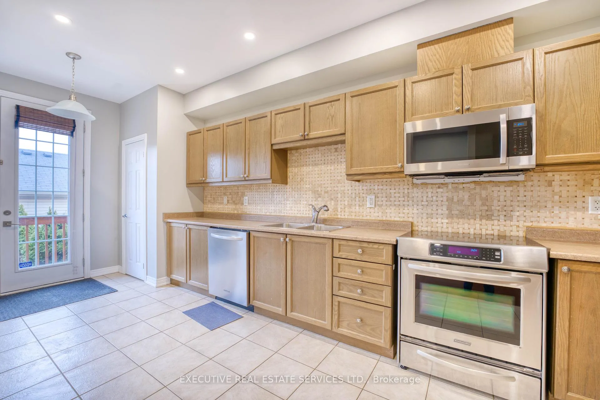 Photo 16 of 9499 Ninth Line, Markham, Cornell — HOMEH