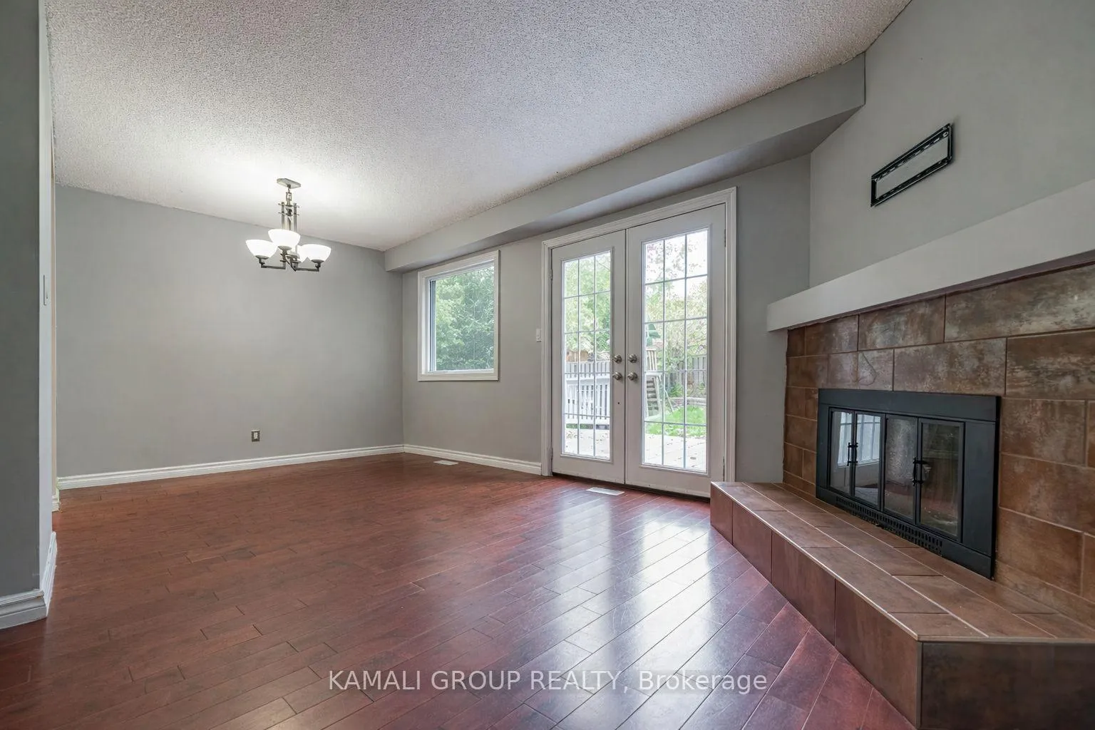 Photo 5 of Unit MAIN, 77 Ecclestone Drive, Brampton, Brampton West — HOMEH