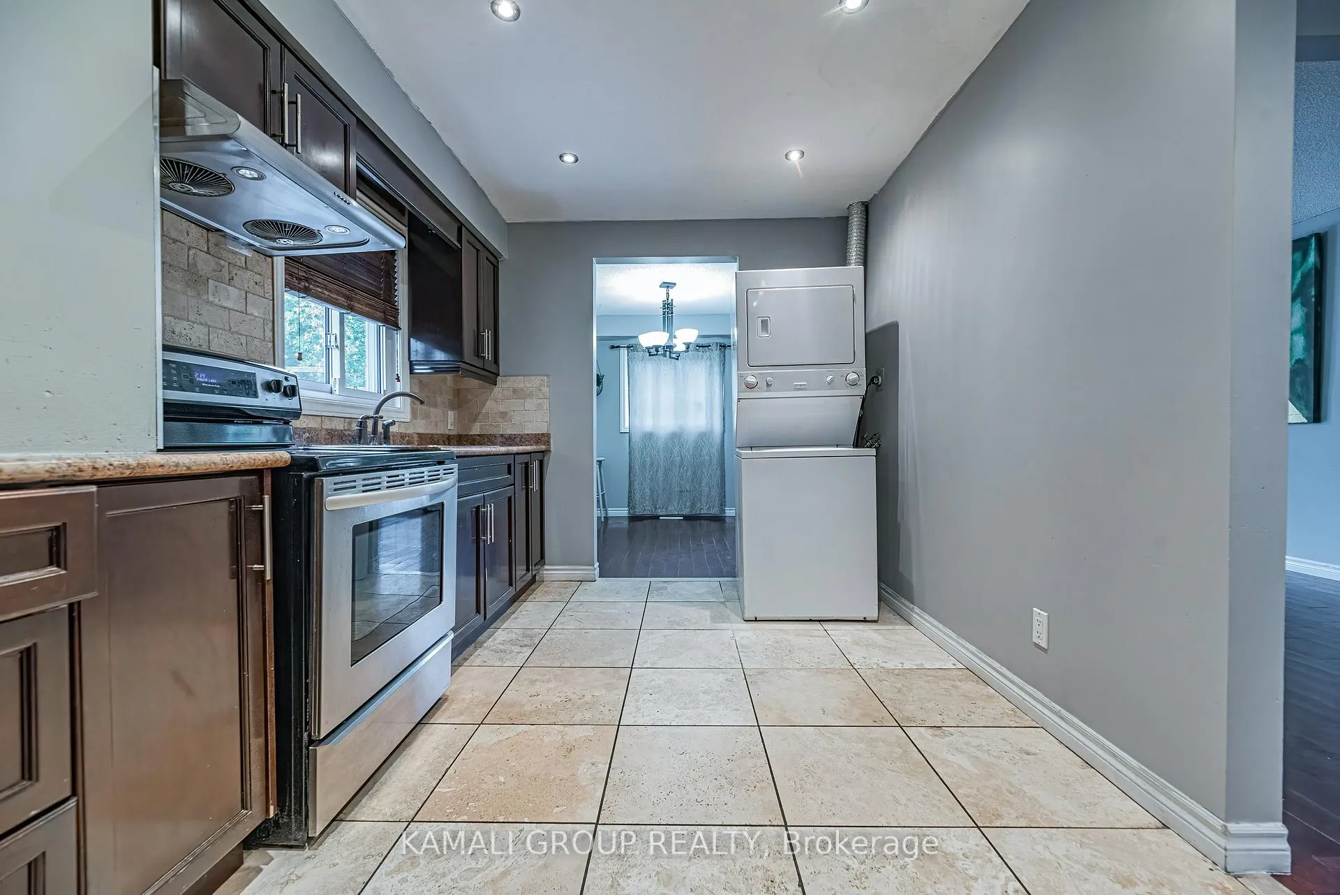 Photo 7 of Unit MAIN, 77 Ecclestone Drive, Brampton, Brampton West — HOMEH