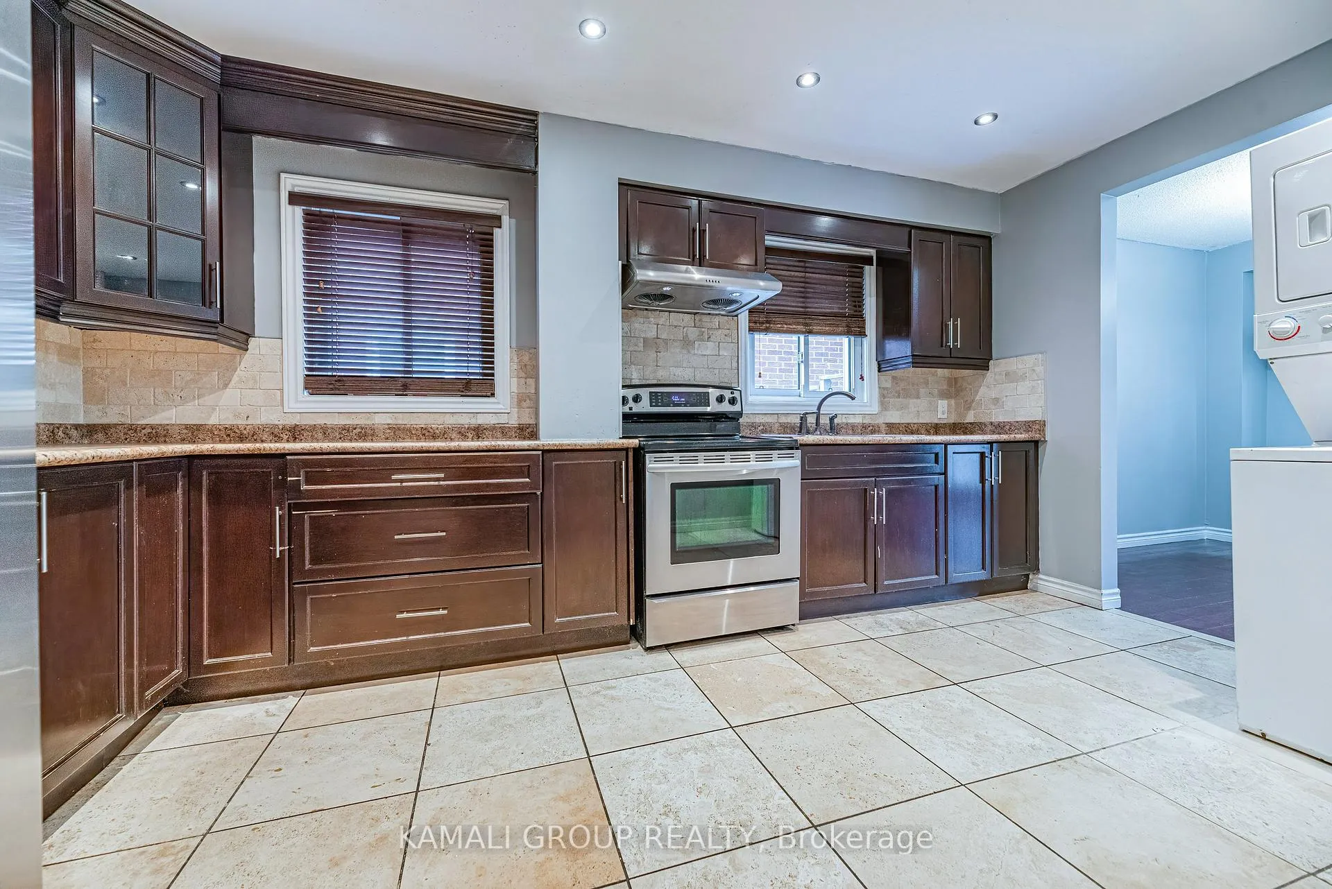 Photo 8 of Unit MAIN, 77 Ecclestone Drive, Brampton, Brampton West — HOMEH